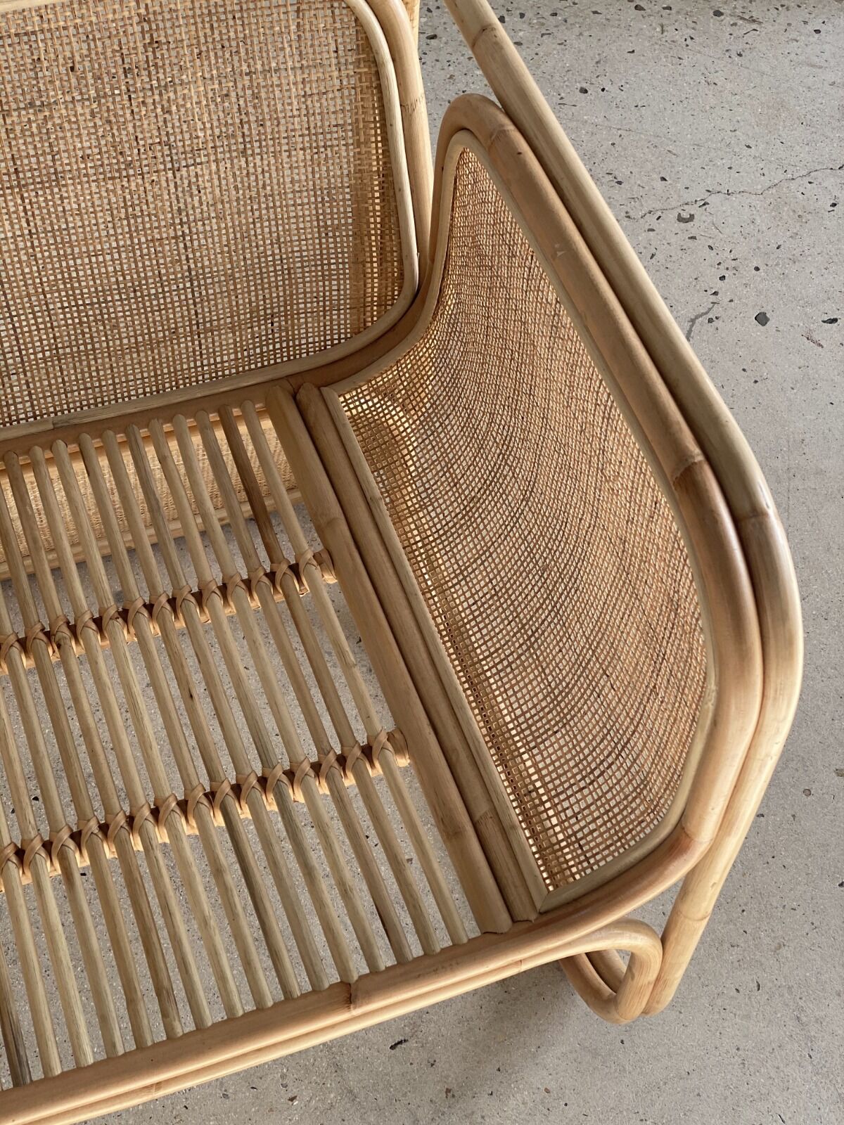 U-shaped armrest rattan armchair, grid canning