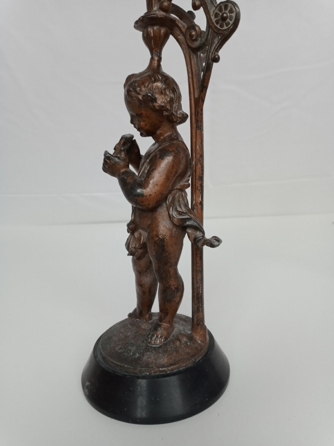 Bougeoirs putti musicians
