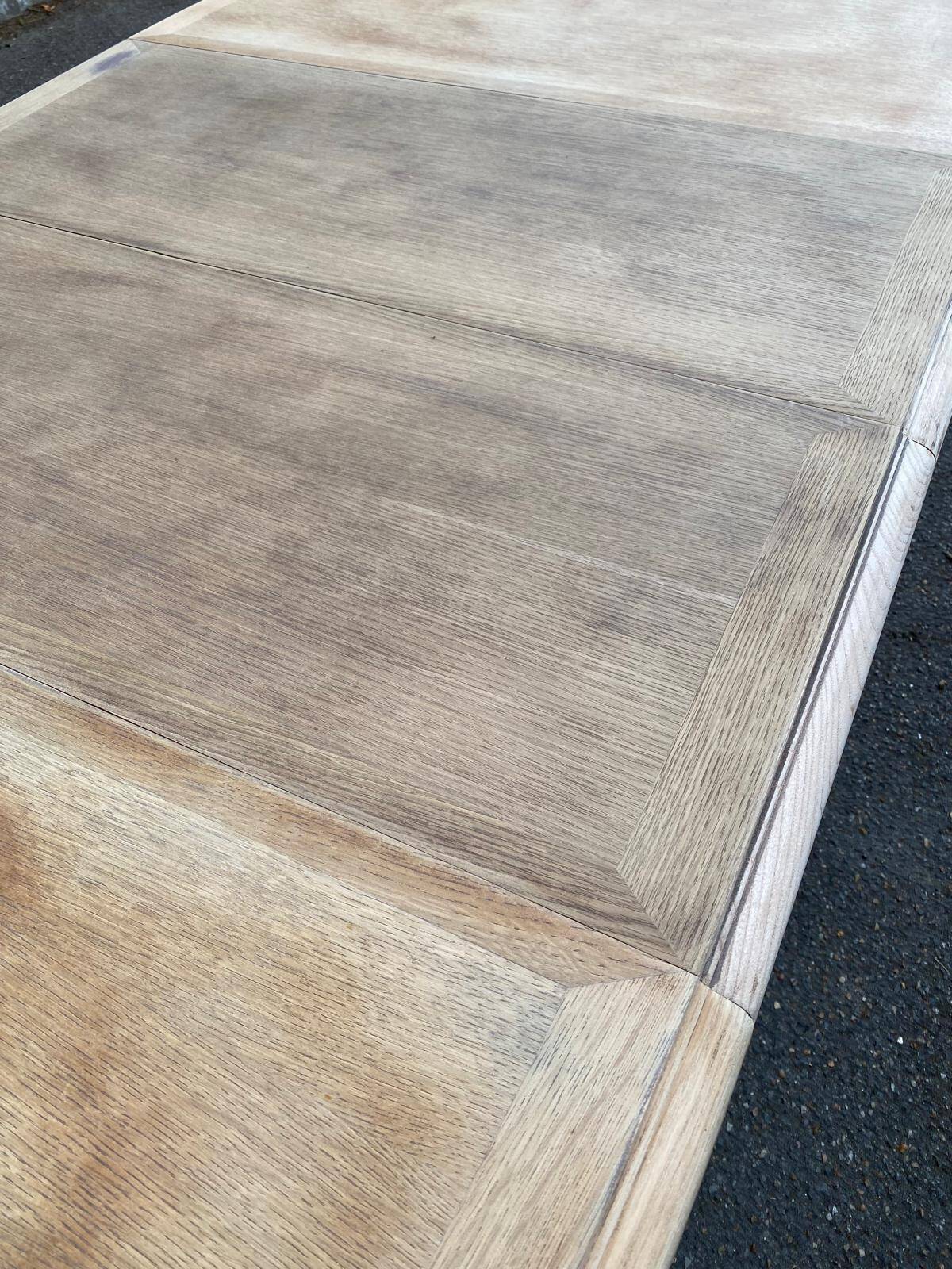 Table à manger de ferme ronde ovale extensible rénovée en bois brut 260cm