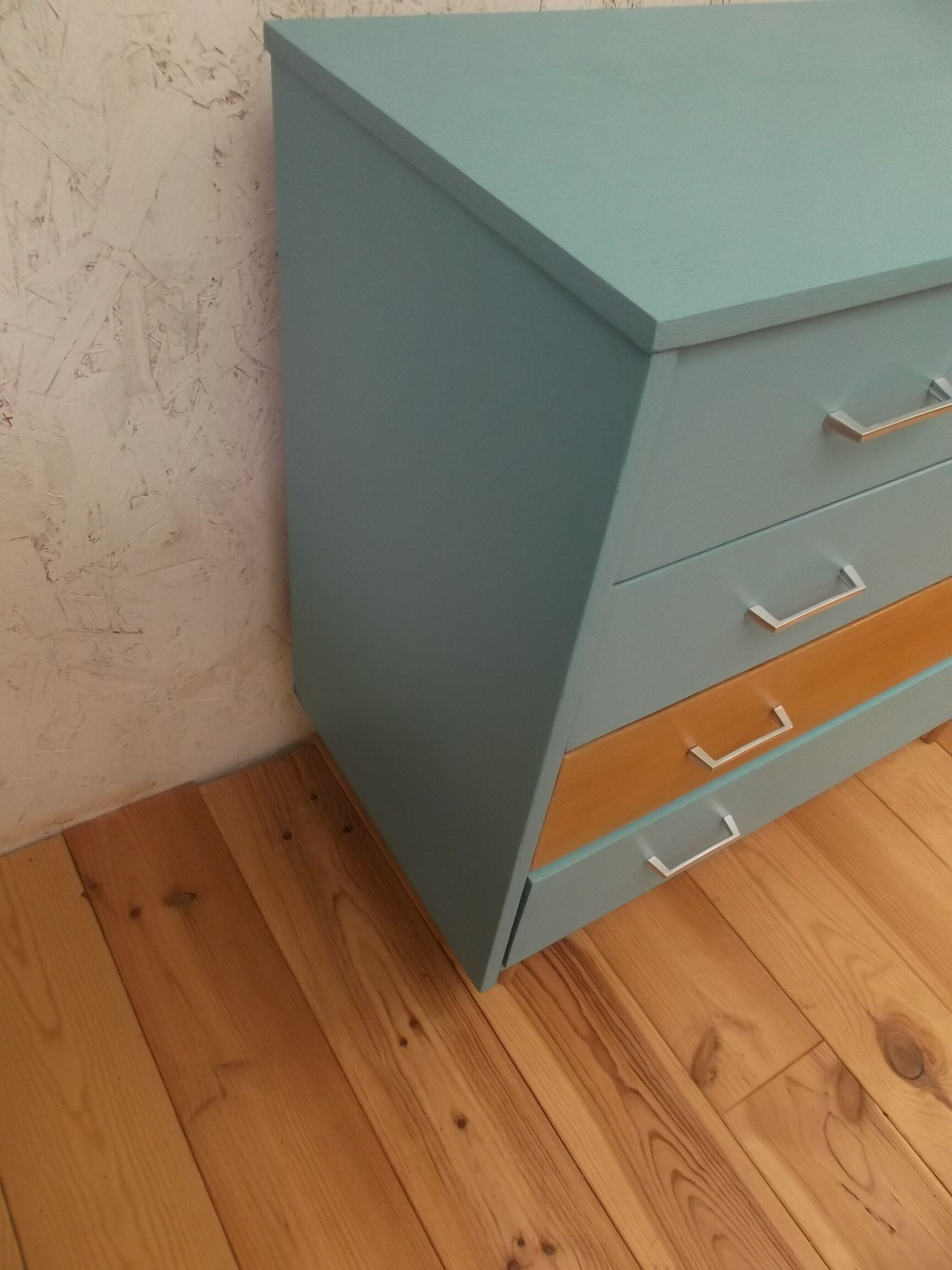 Vintage dresser