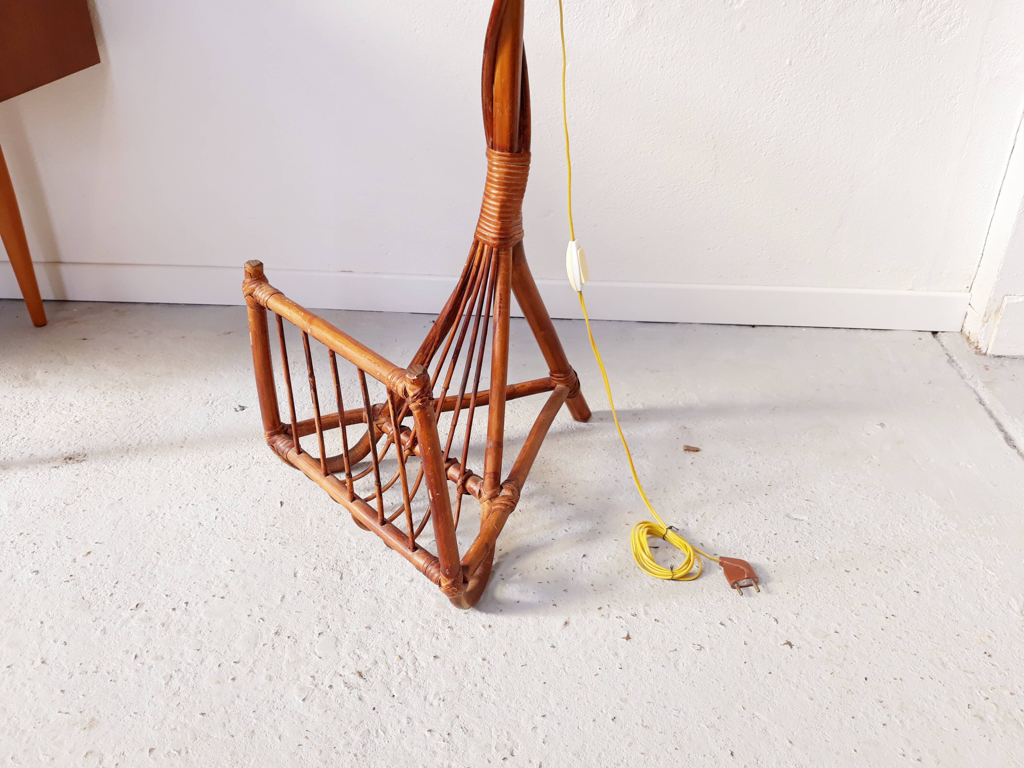 Lamppost wears vintage rattan magazine