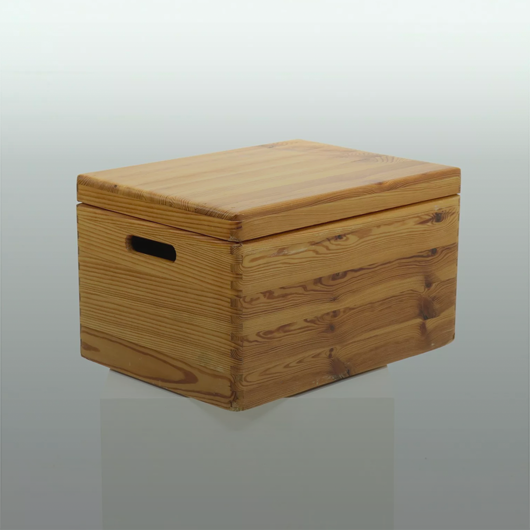 Toy chest in wood