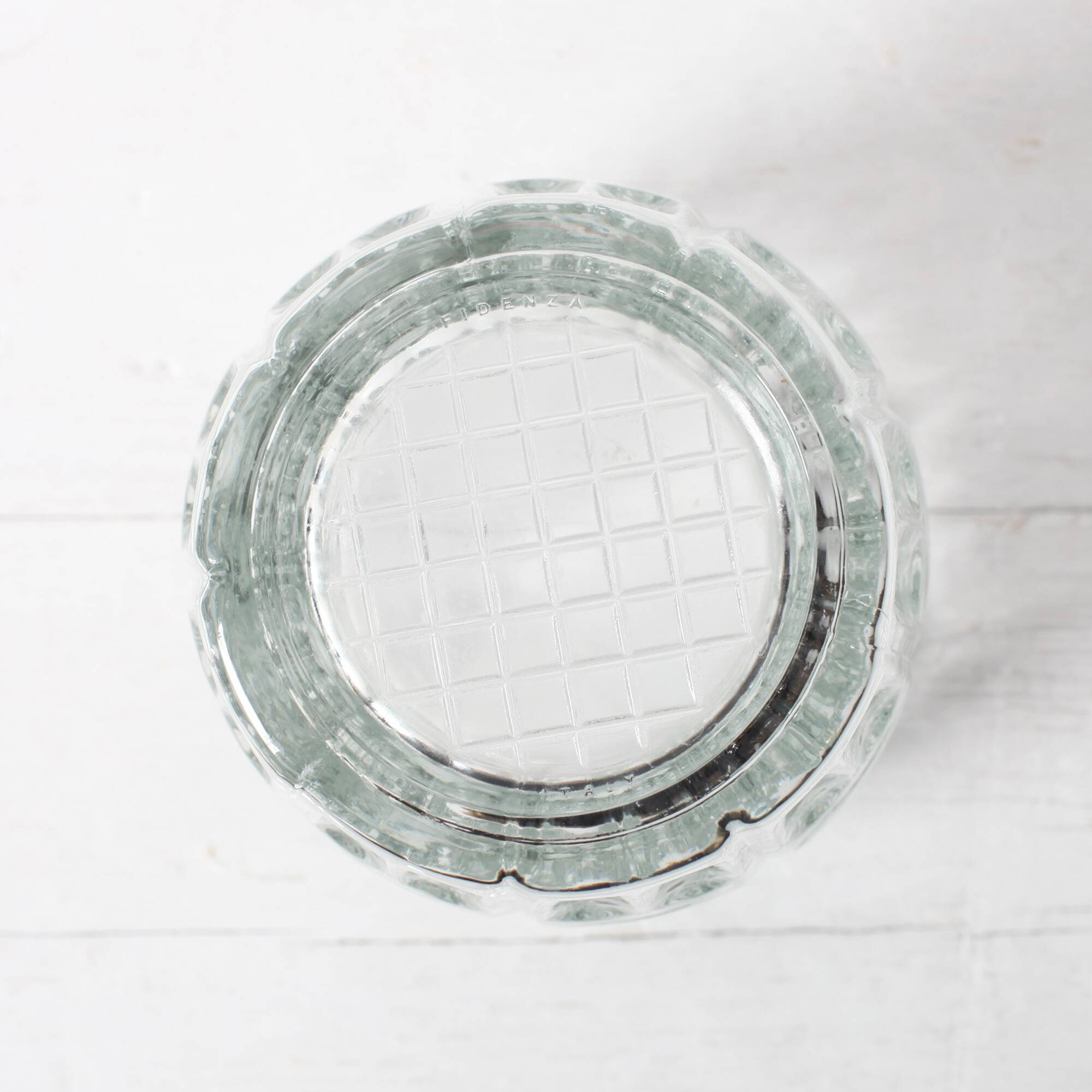 Vase à fleurs vintage en verre massif transparent, pressé à la main / Fidenza / Italie