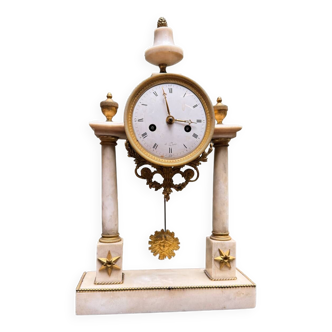 Portico Clock In White Marble And Gilt Bronze From Directoire Period 18th Century