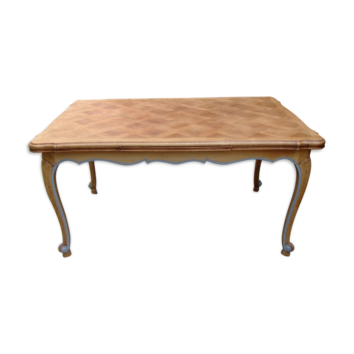 Italian table in clear chechen