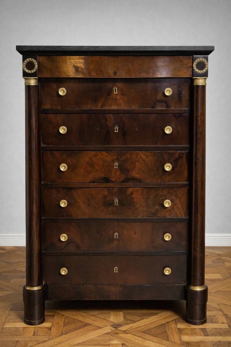 Empire-style week planner, early 19th century, in flame mahogany.