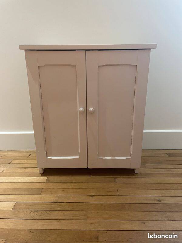 Vintage Parisian buffet 260206