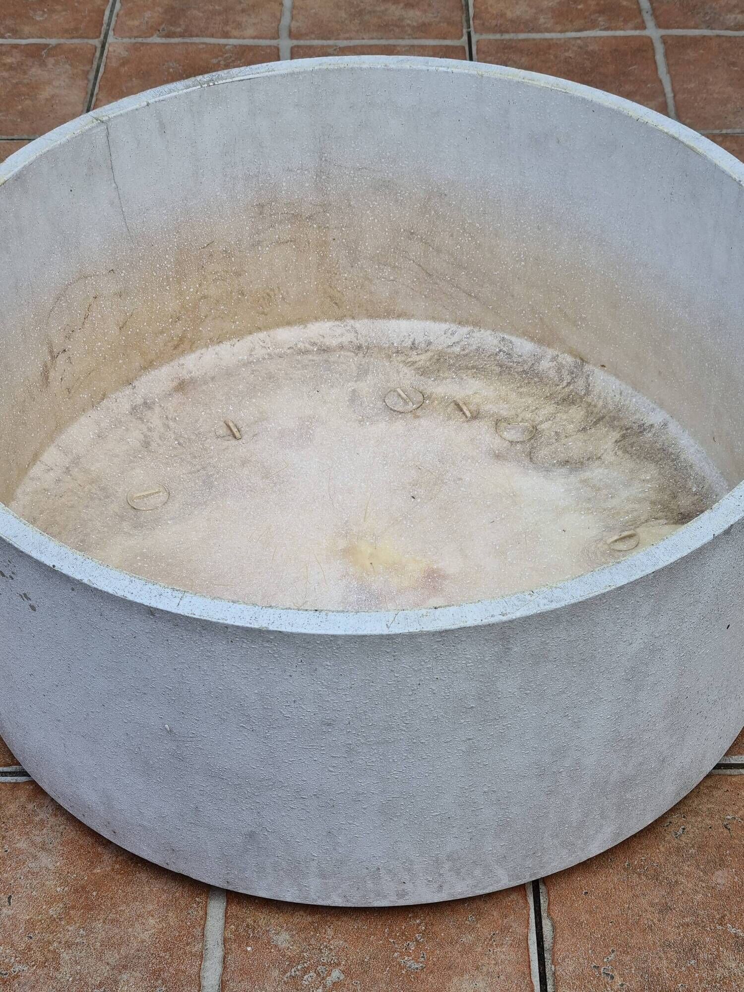 Large round container in composite material for garden, 53 cm in diameter and 25 cm in height