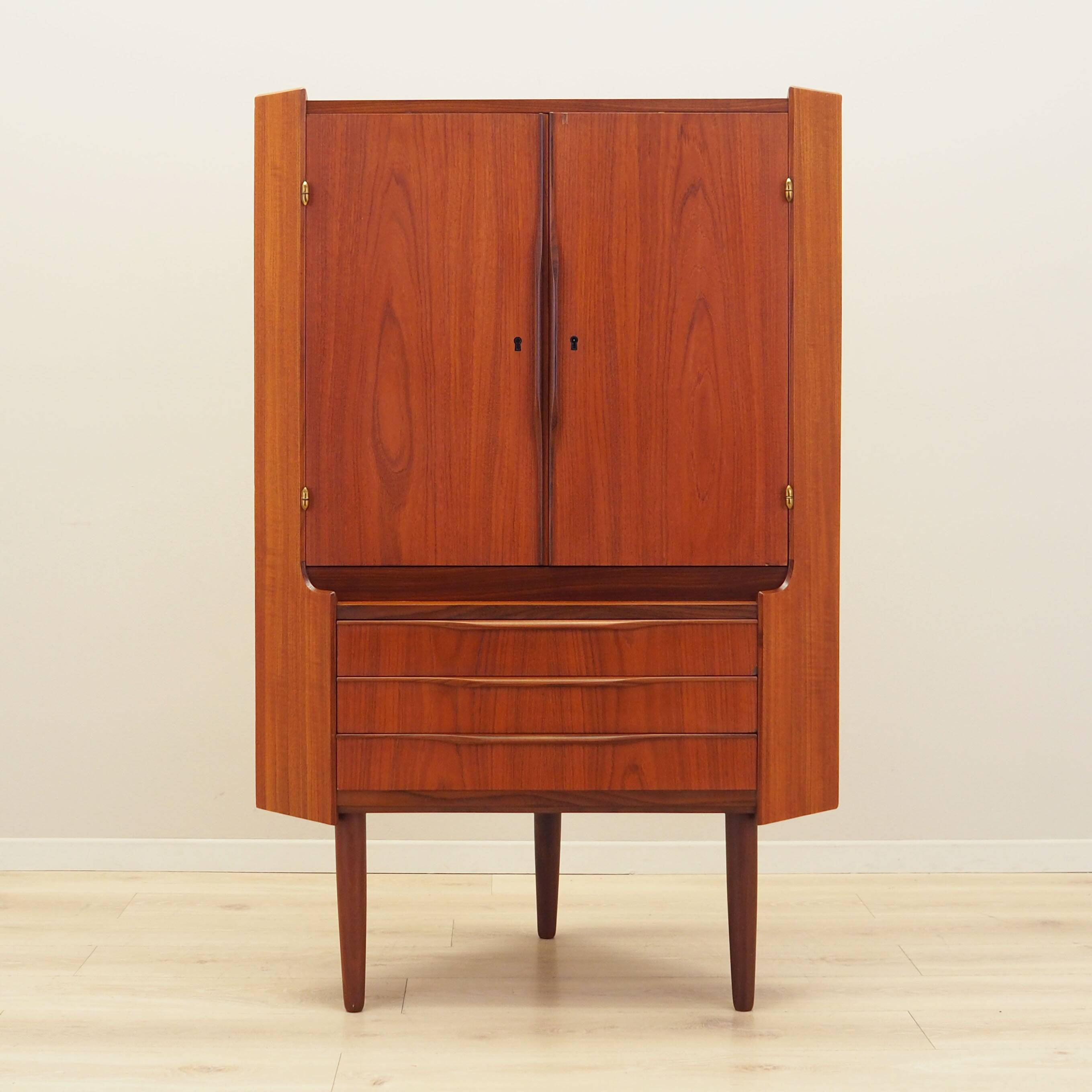 Teak corner cabinet, Danish design, 1970s, production: Denmark