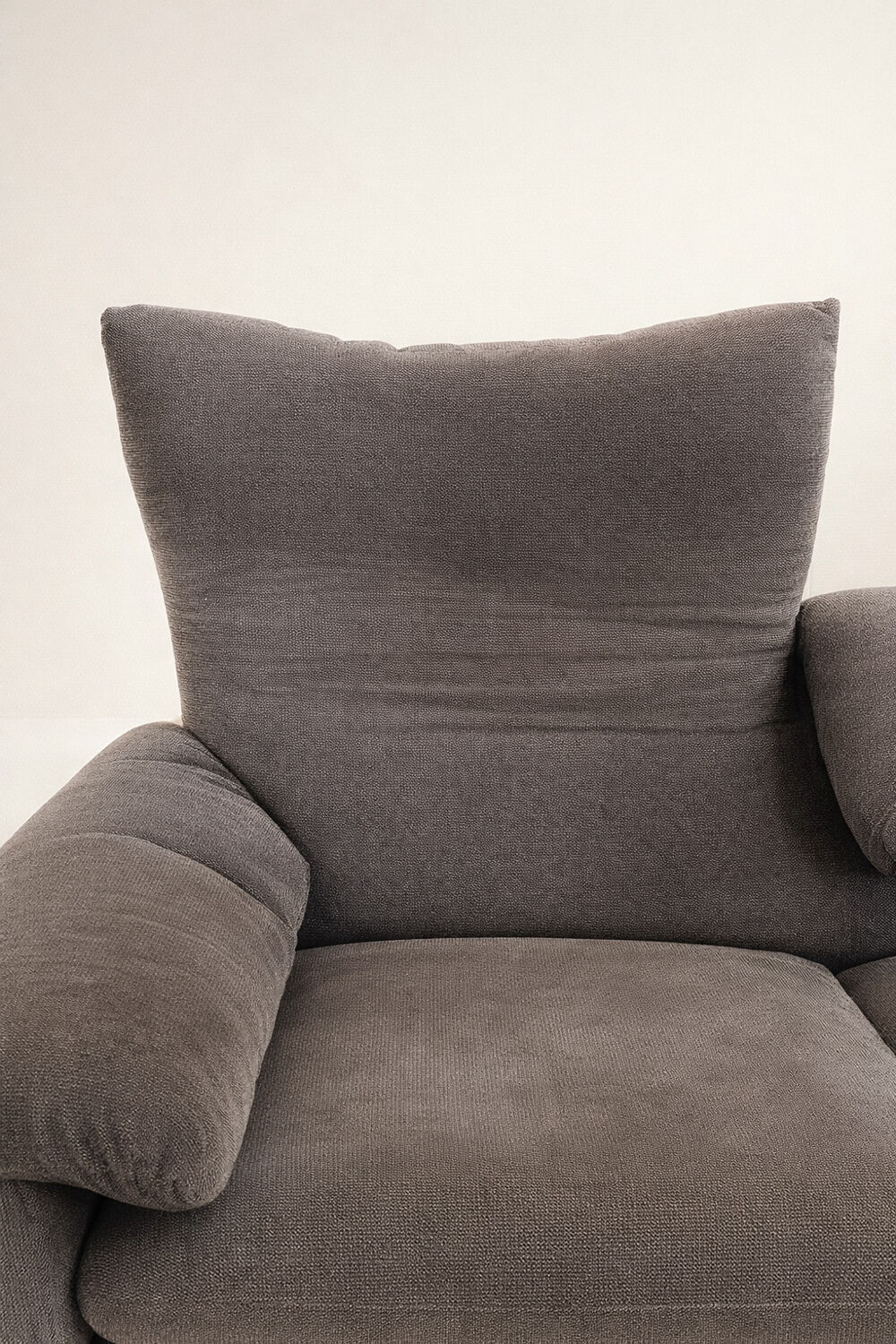 Maralunga 2-seater sofa by Cassina, designed by Vico Magistretti.