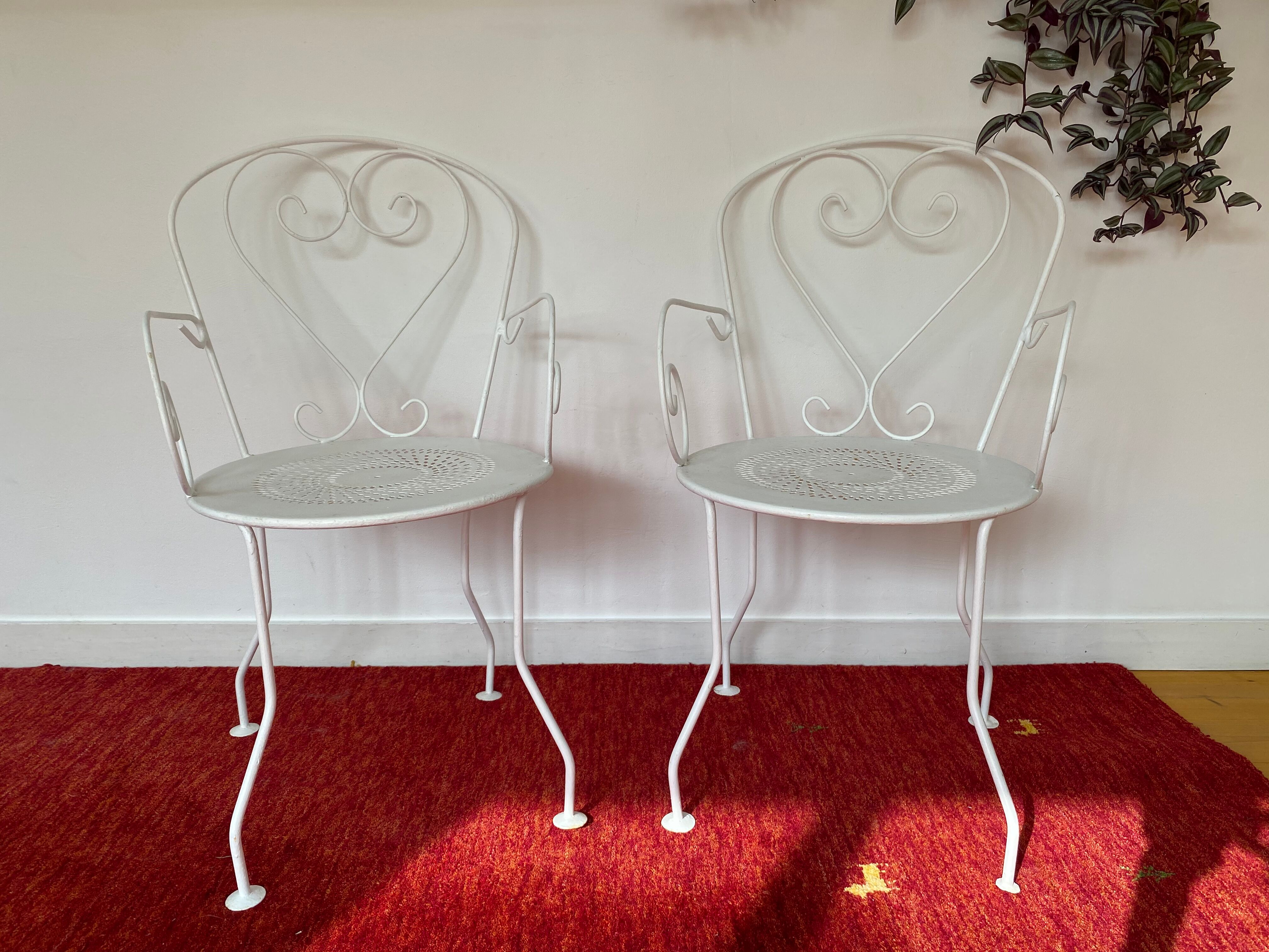 Lot de 2 anciens fauteuils de jardin en fer forgé