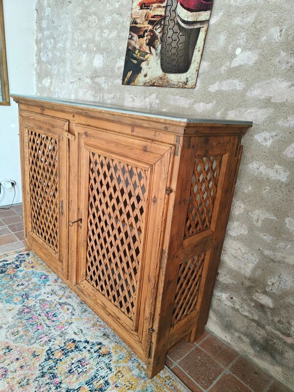 Buffet ancien pin massif et plateau zinc