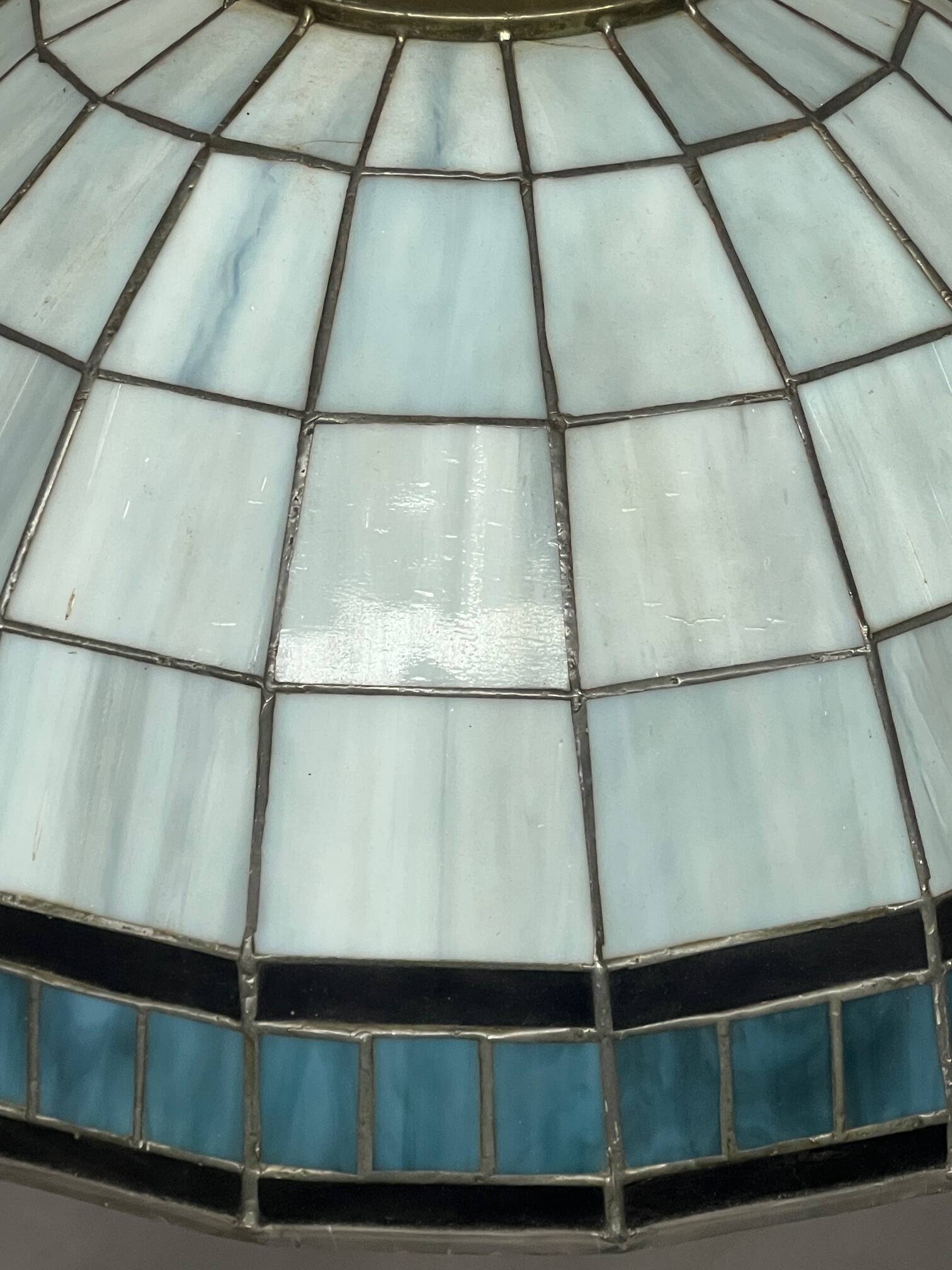 Tiffany-style pendant lamp.