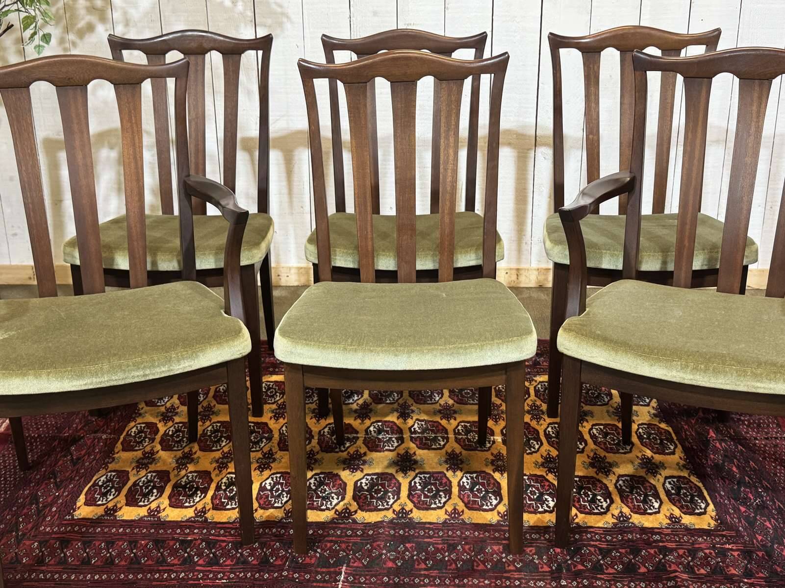Suite de 4 chaises et 2 fauteuils anglais en acajou de la marque GPlan