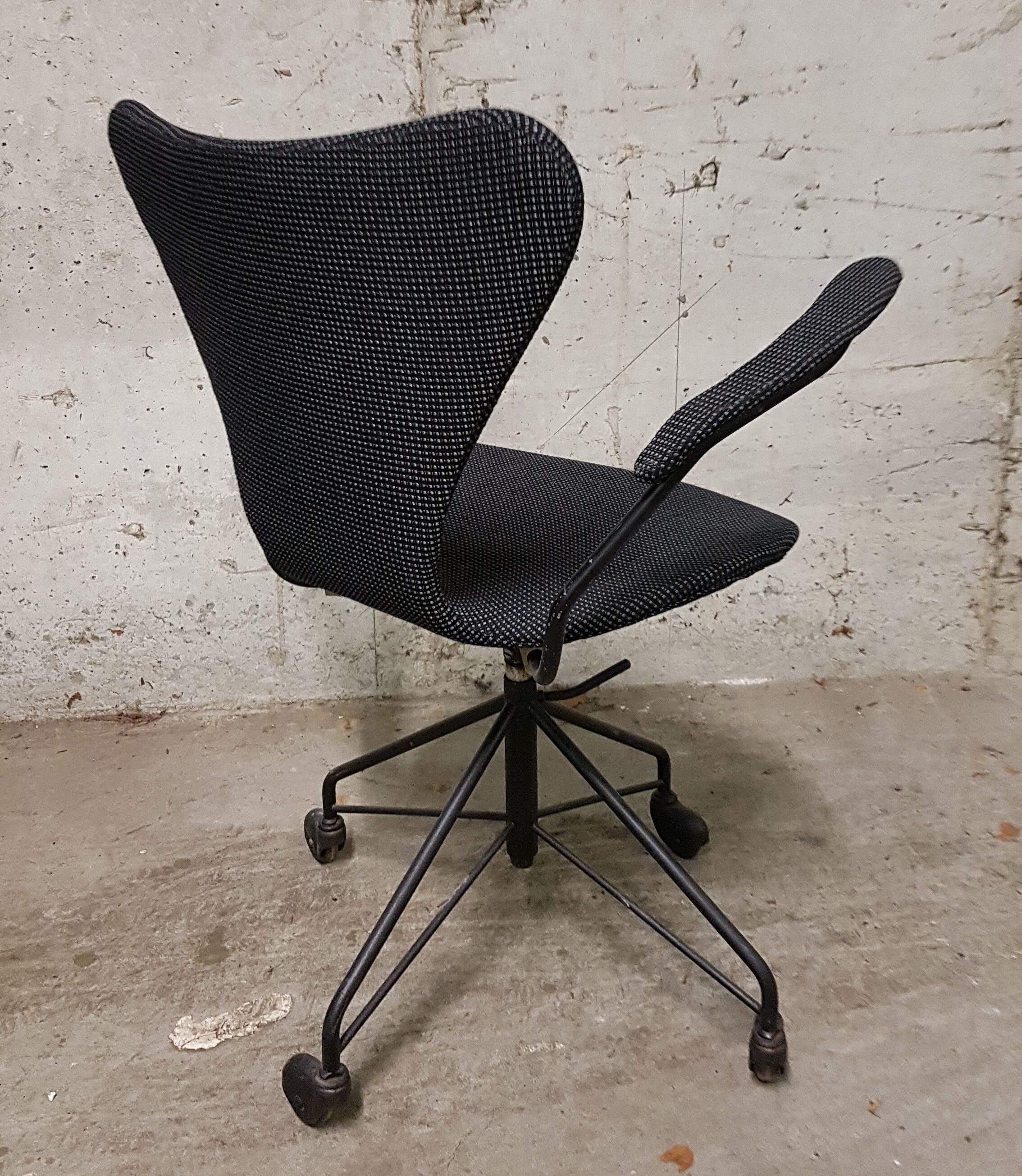 Office Chair "series 7" to arms, Arne JACOBSEN - 1963