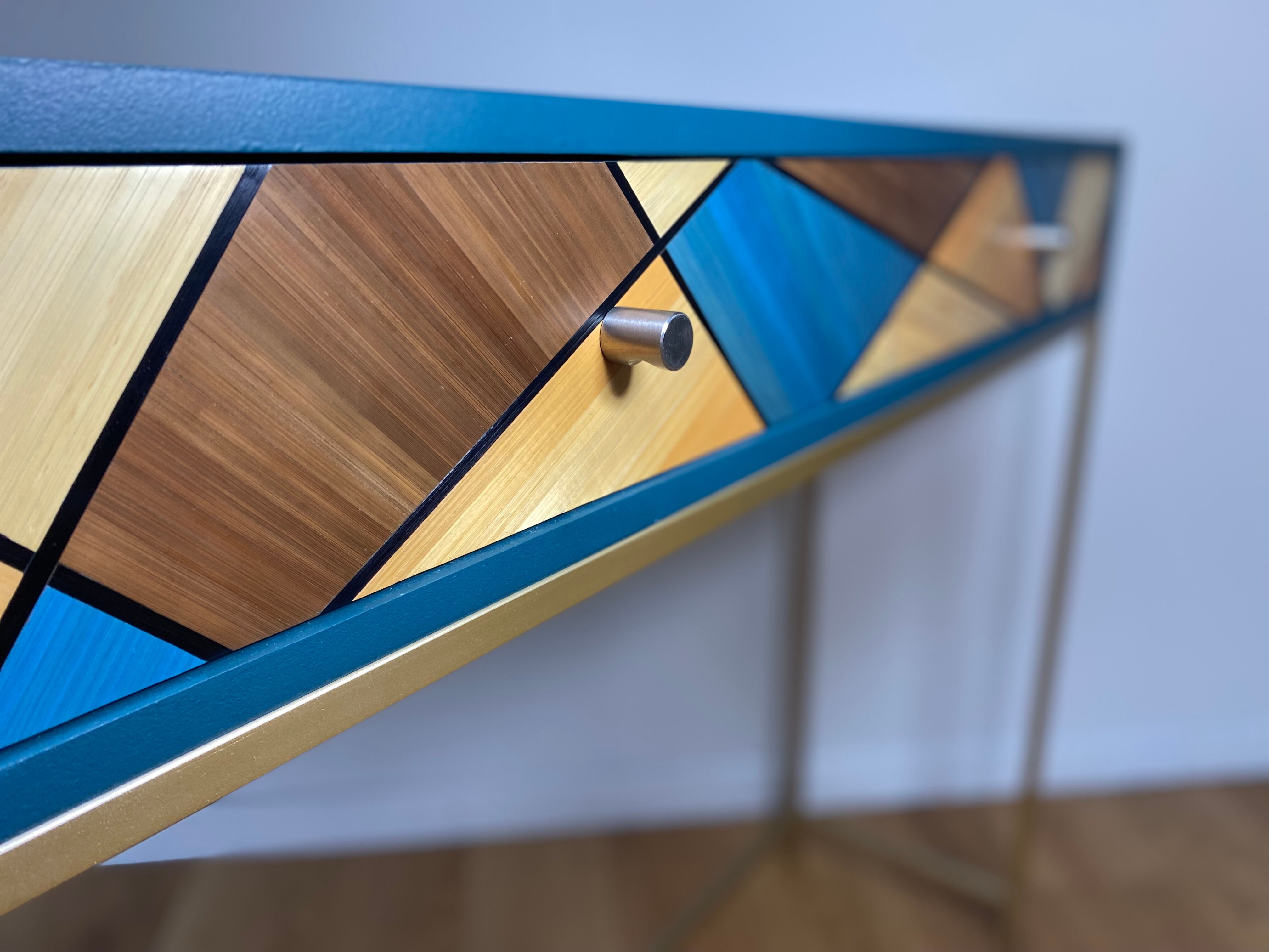 Straw marquetry console