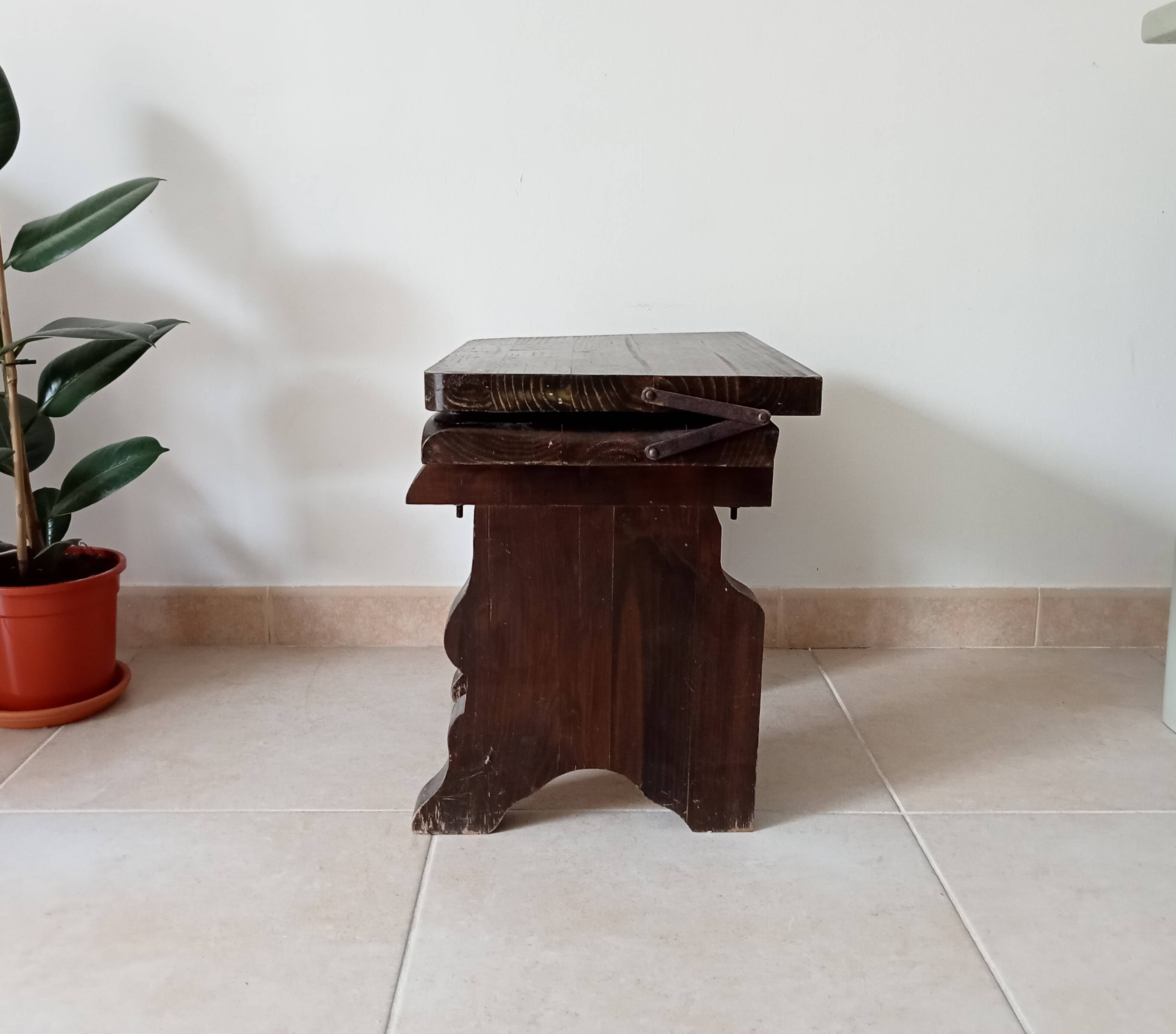 Spanish renaissance style folding chair in carved wood by mades