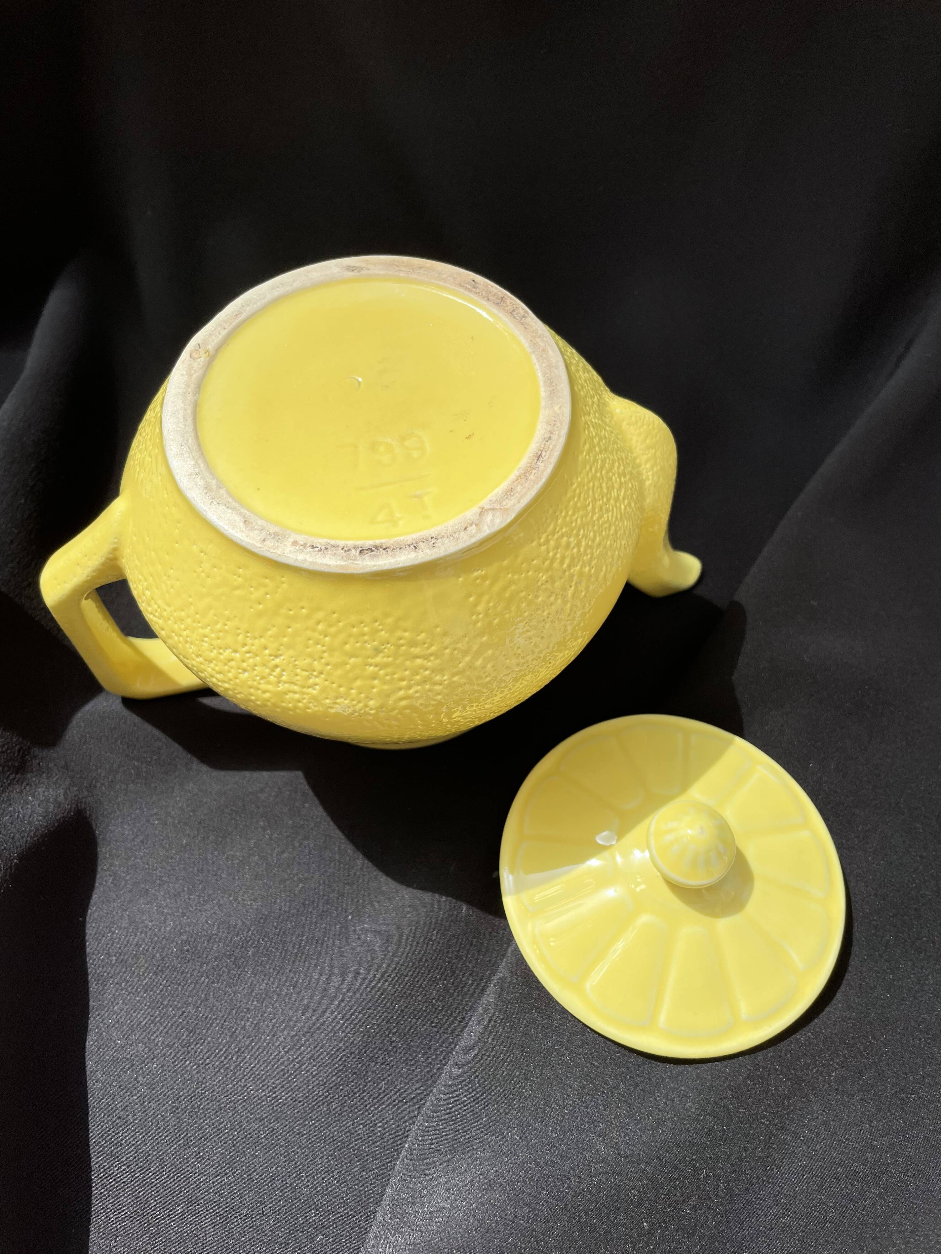 Théière jaune 50’