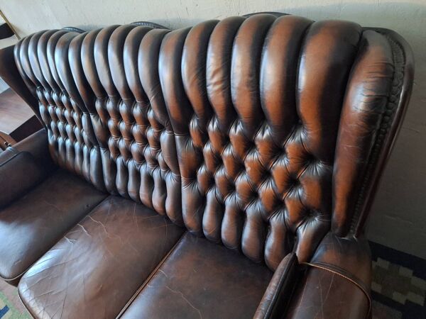 Canapé Chesterfield 3 places en cuir couleur châtaigne