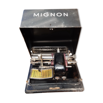 Machine à écrire des années 30 , marque Mignon