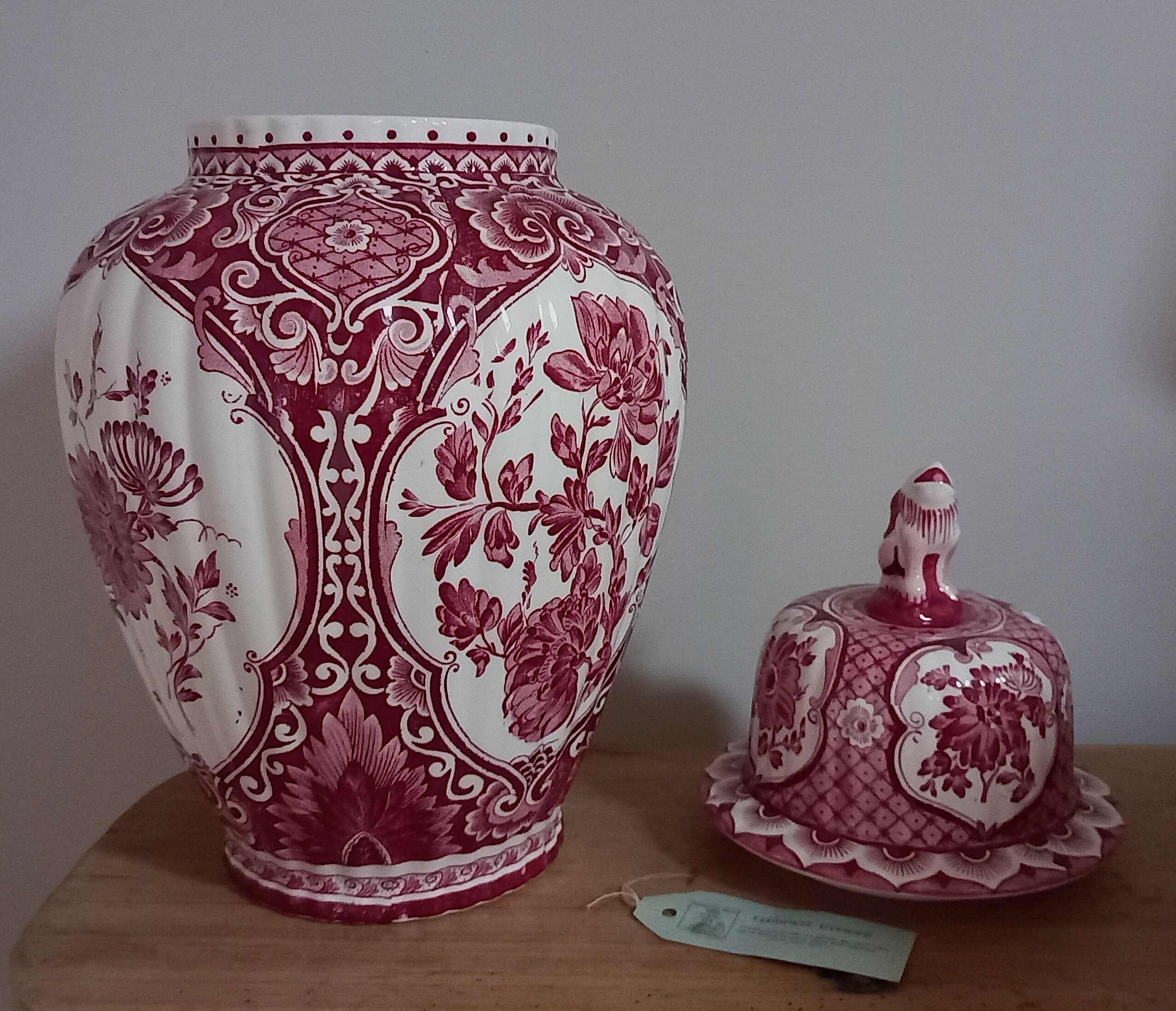 Covered vase Royal Sphinx Maastricht Petrus Regout & Co