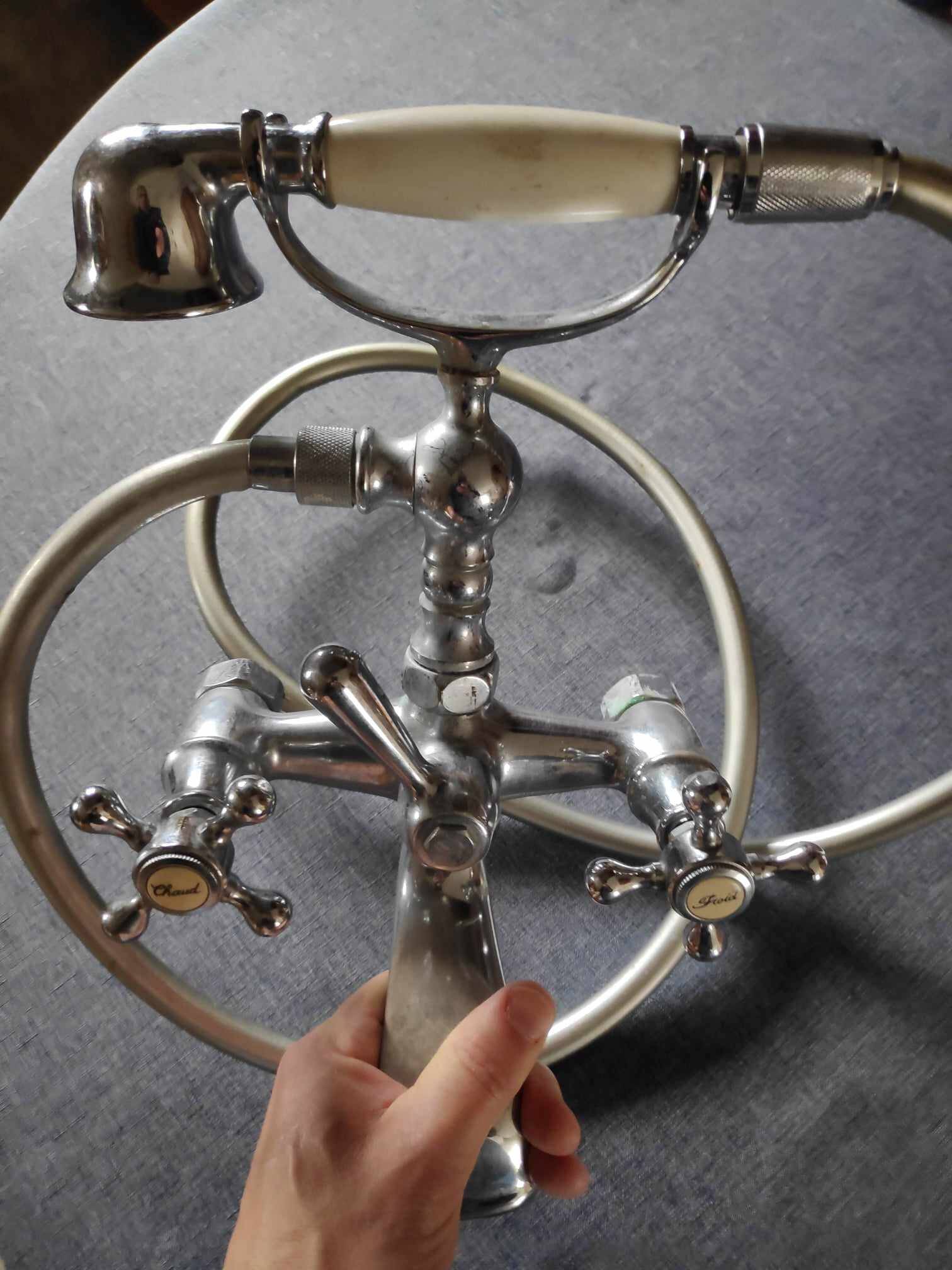 Old mixer tap + 2 shower heads with flexible hoses