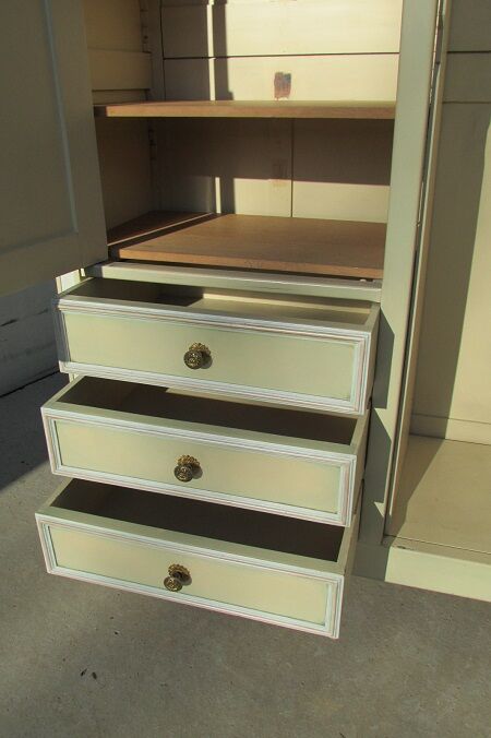 Wardrobe chic shabby