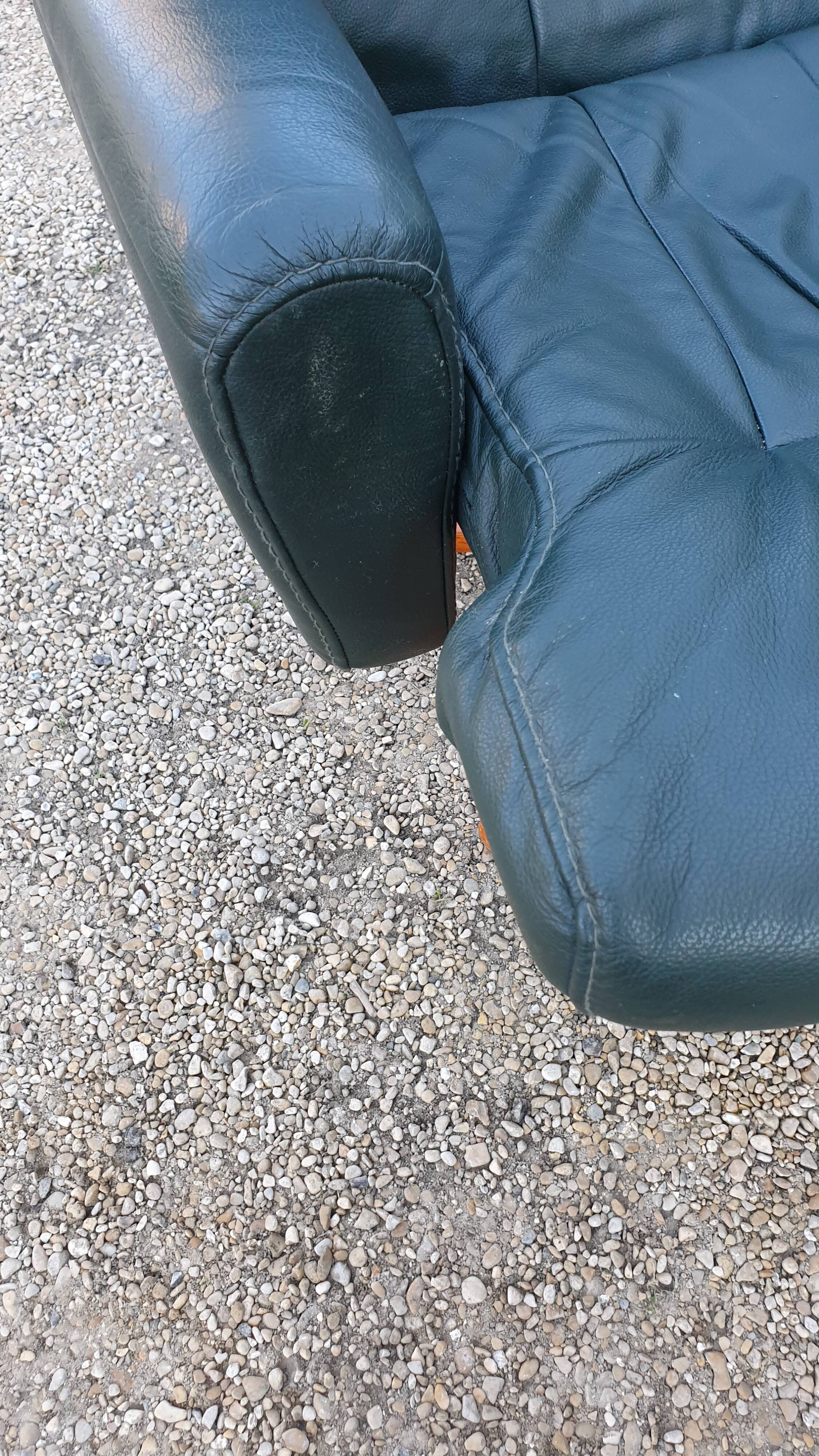 Reclining relaxing chair