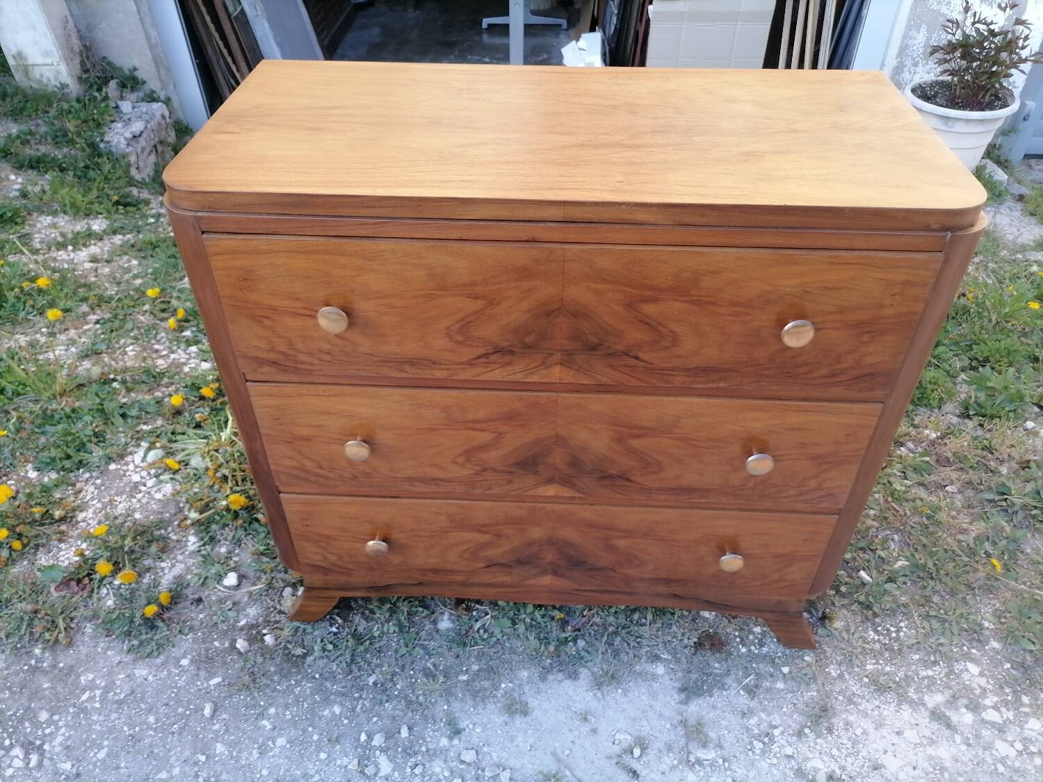 Antique chest of drawers
