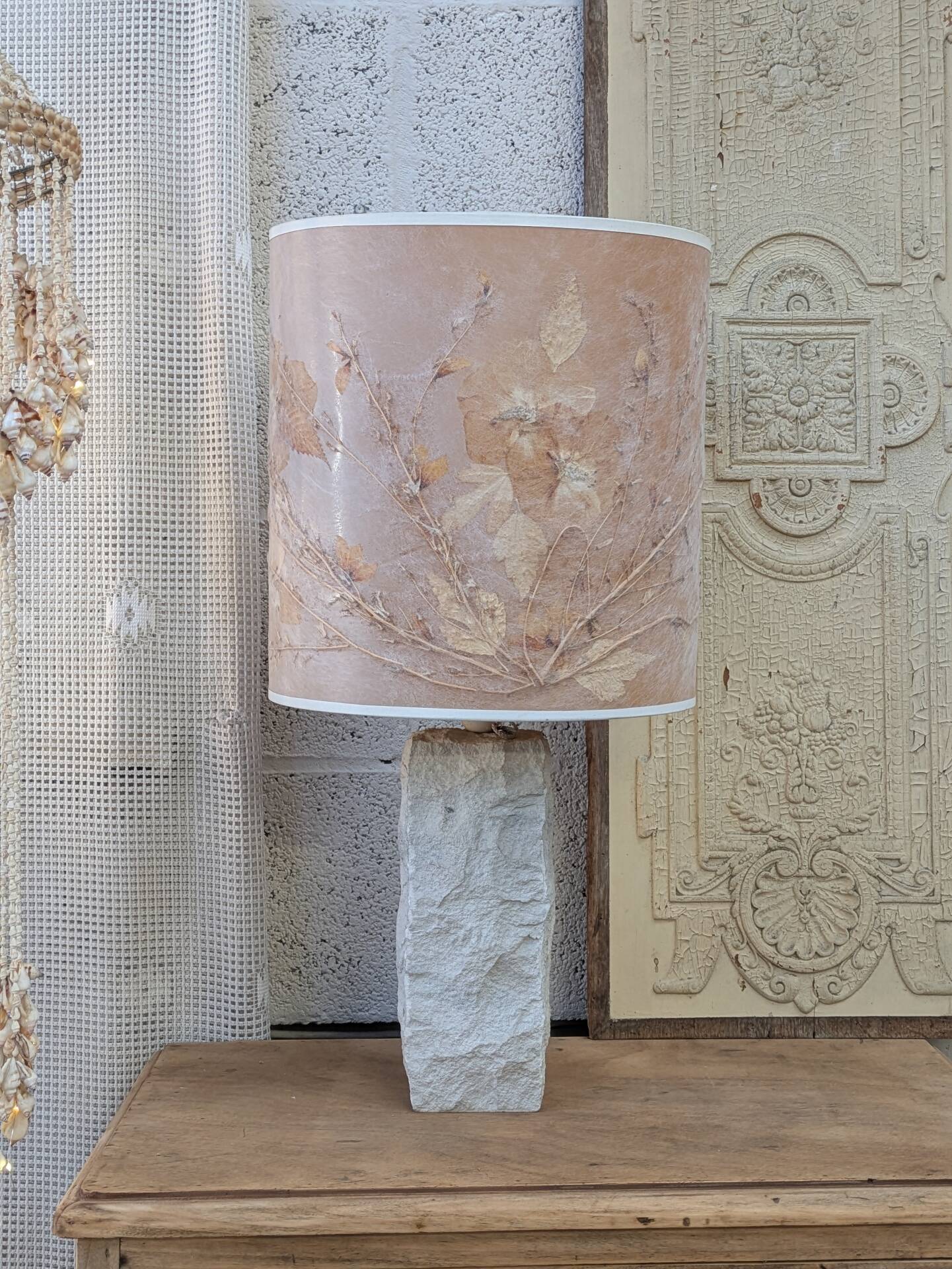 Grande lampe en pierre