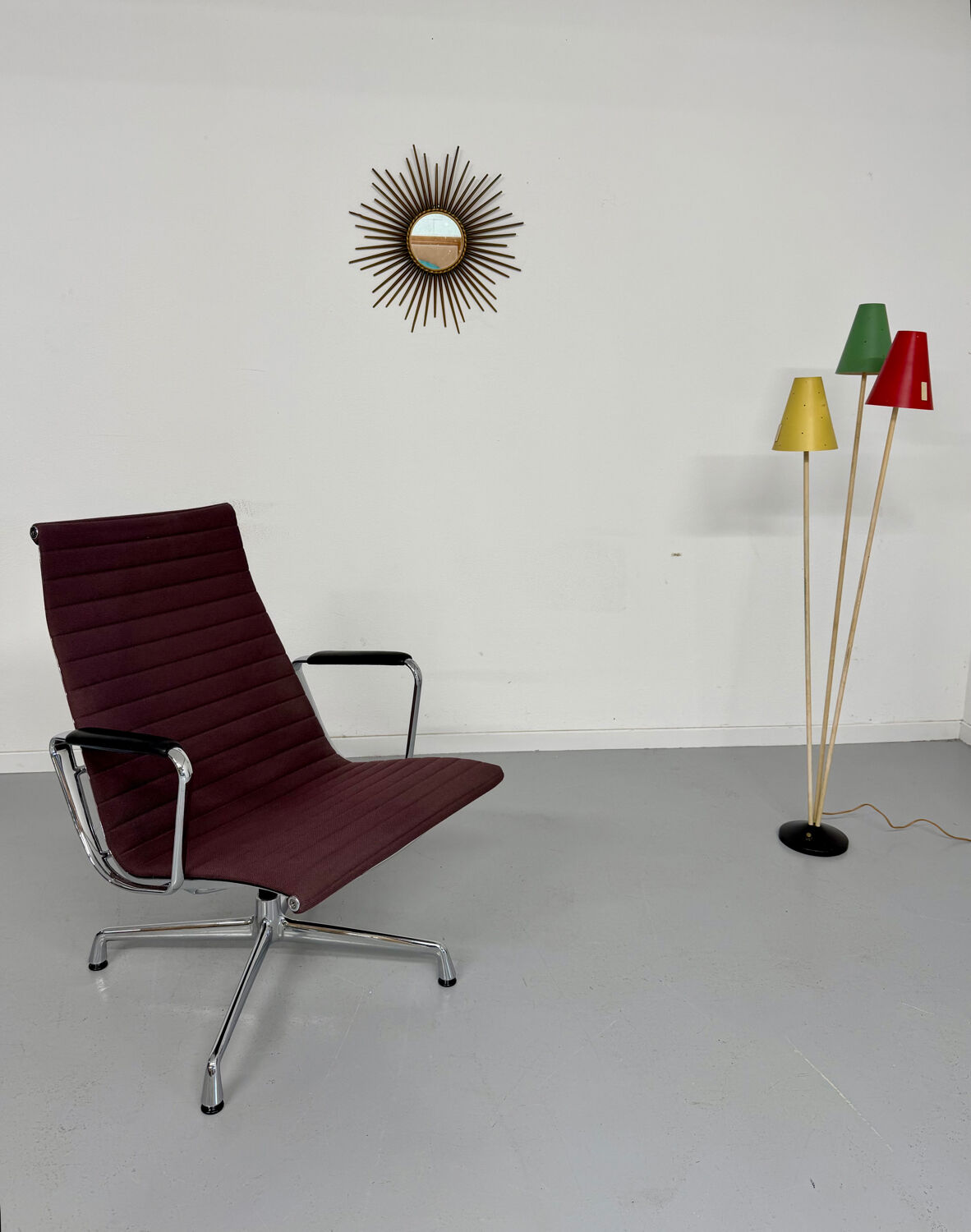 EA 122 swivel chair designed by Charles and Ray Eames for Vitra, 1980s.