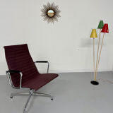 EA 122 swivel chair designed by Charles and Ray Eames for Vitra, 1980s.