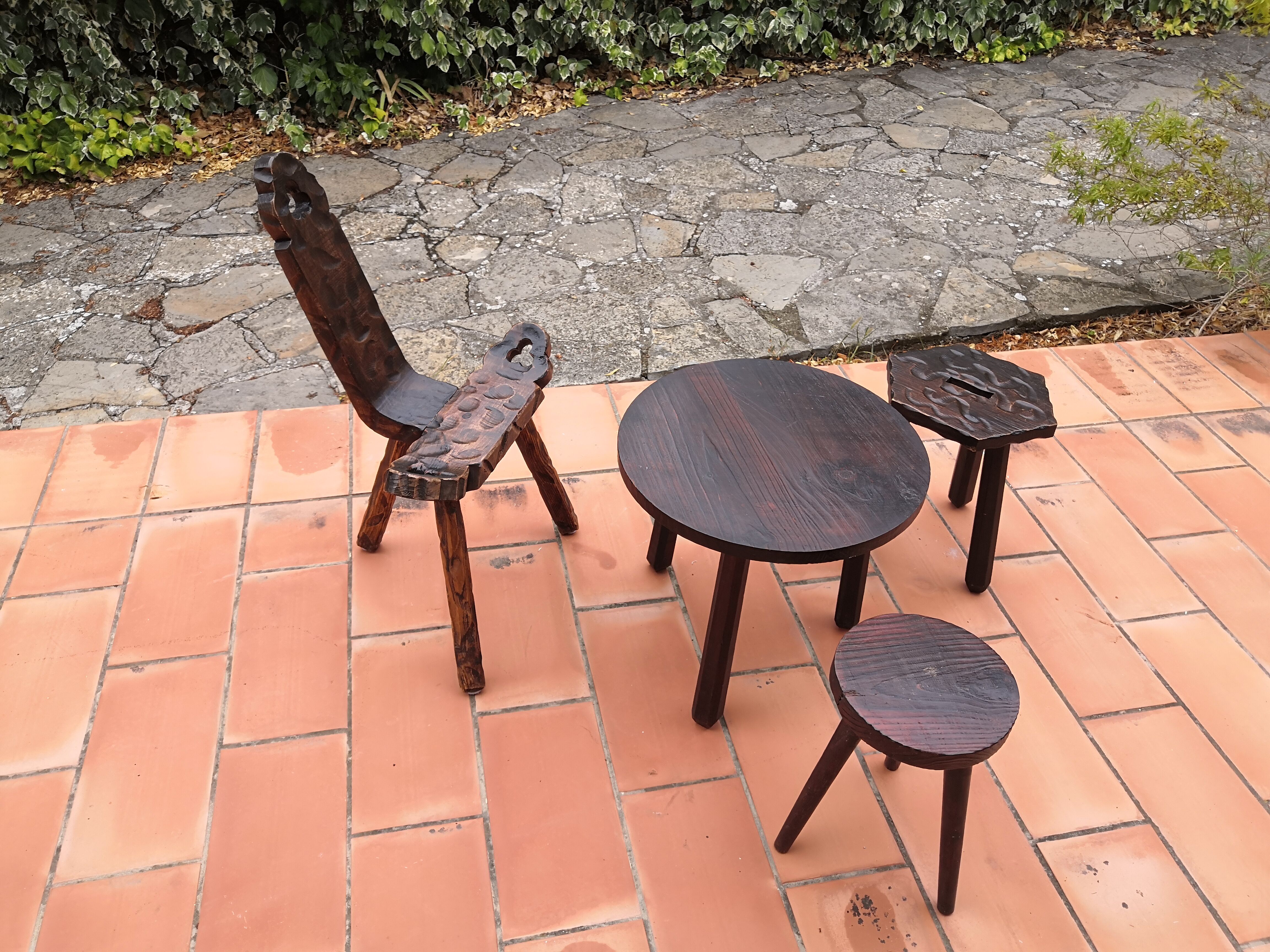 Living room wood feet tripod 70s