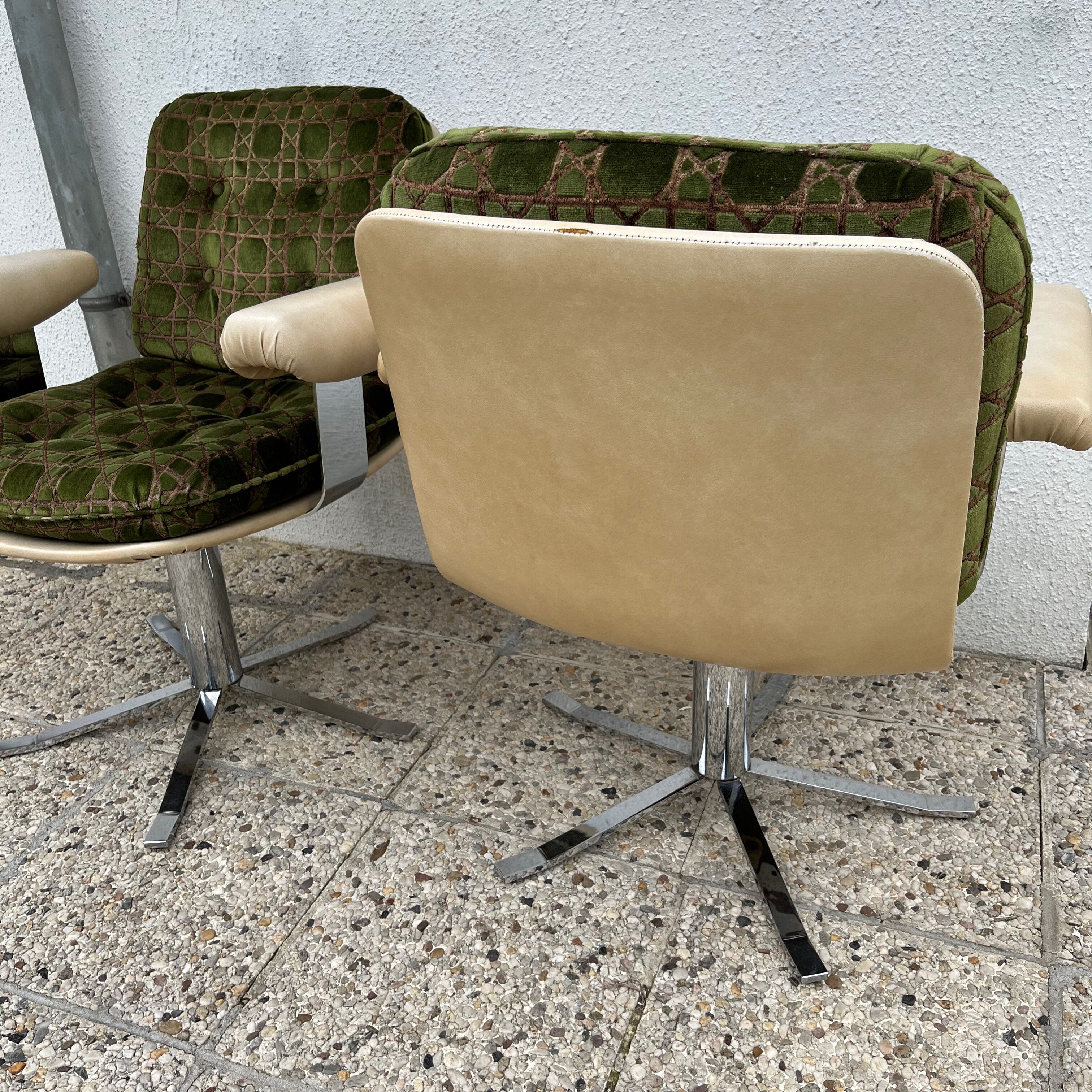 Set of two swivel chairs