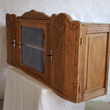 Art-deco wall showcase in raw oak