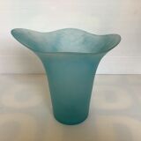 Vase corolla blue glass paste