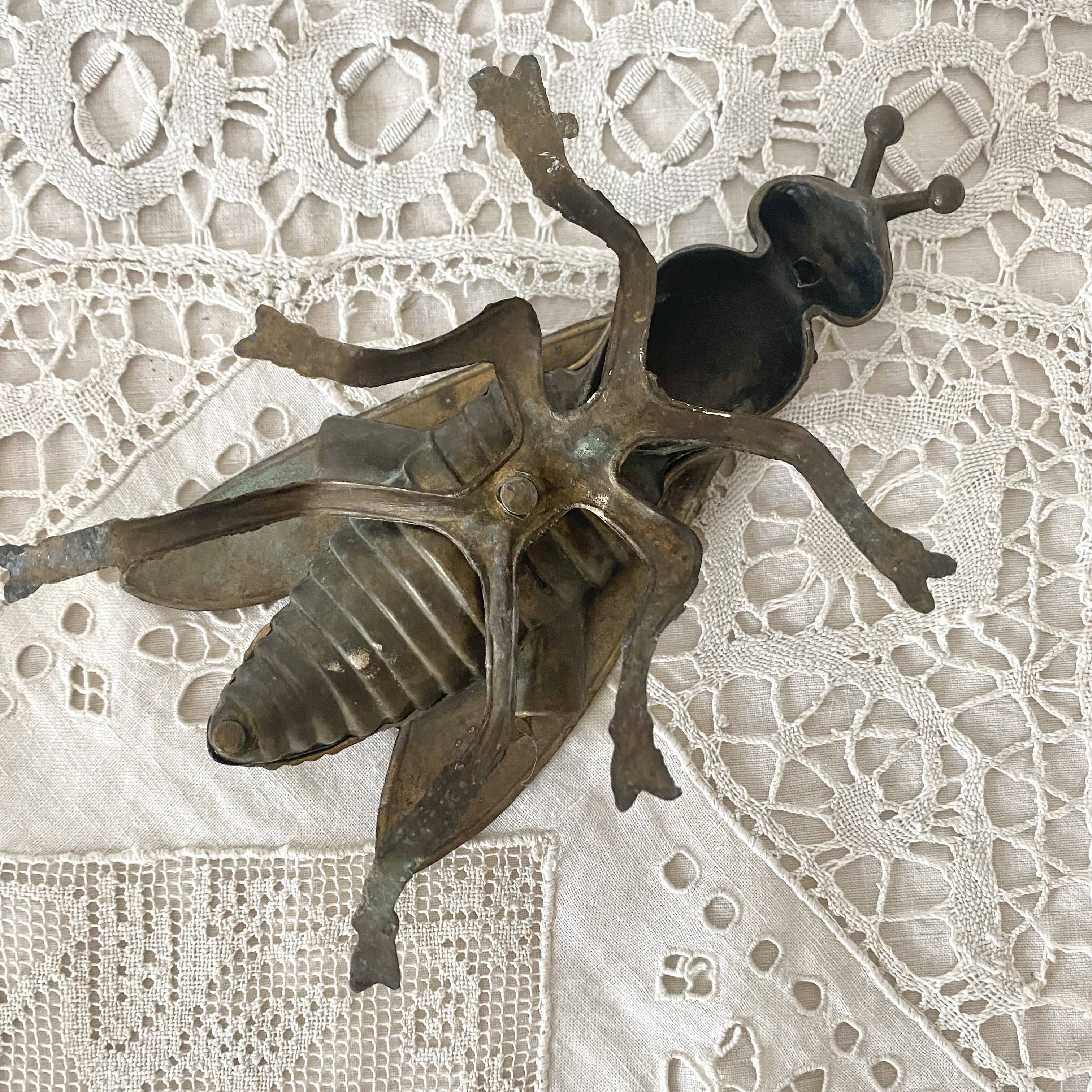 2 cendriers insectes mouches en métal années 50-60