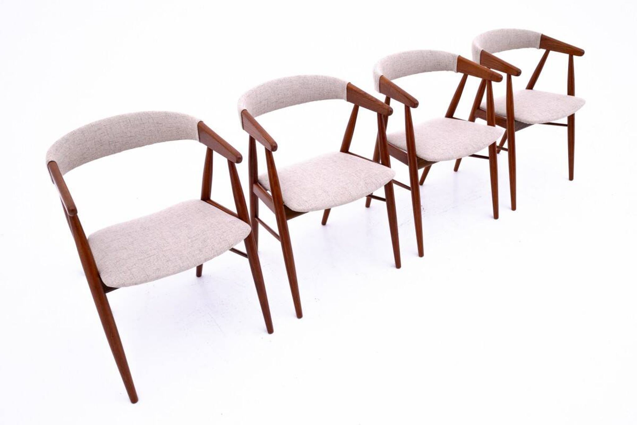 Chairs designed by Ejner Larsen & Aksel Bender Madsen, Denmark, 1960s. After renovation.