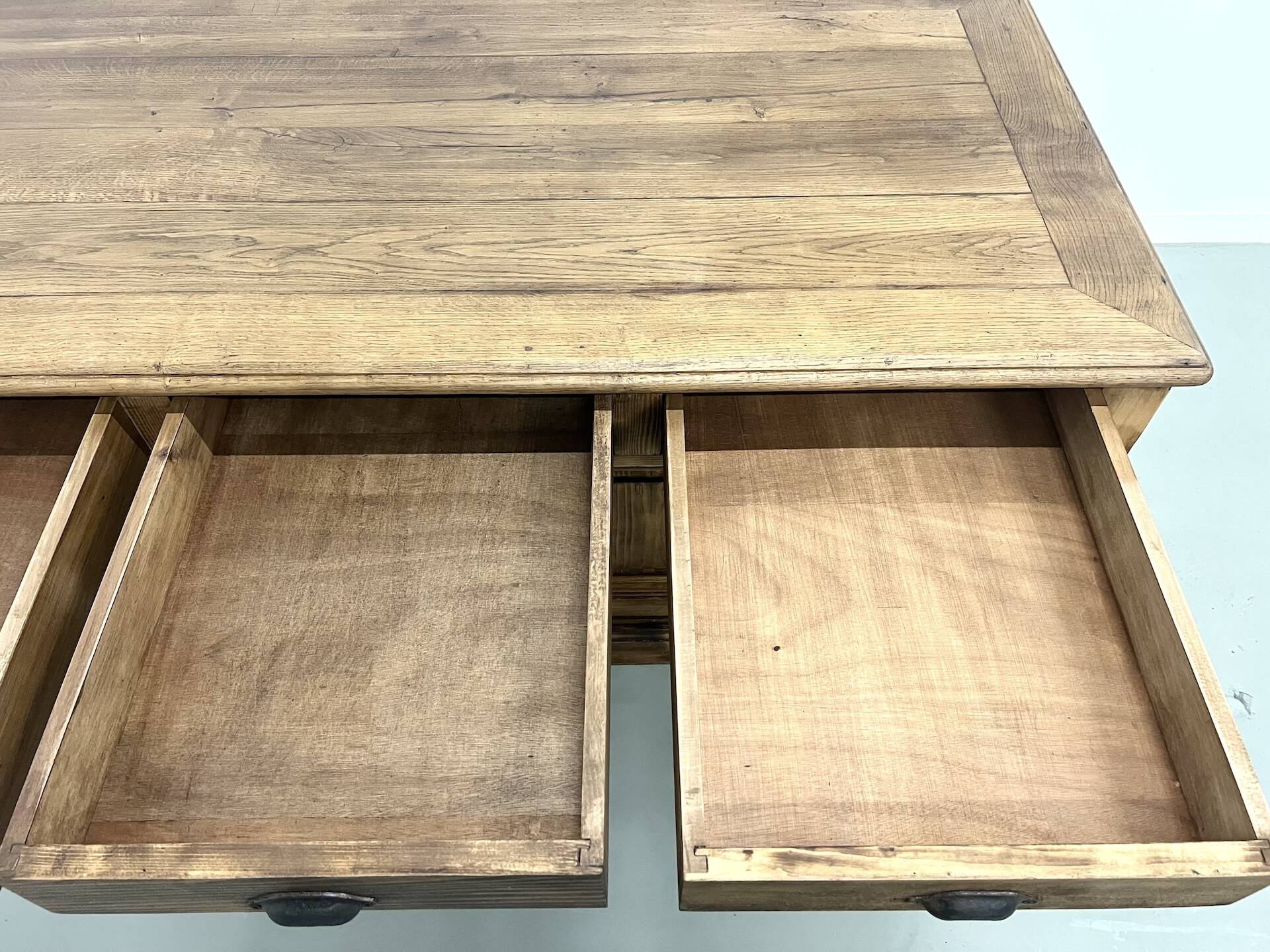 Comptoir de commerce des années 1900