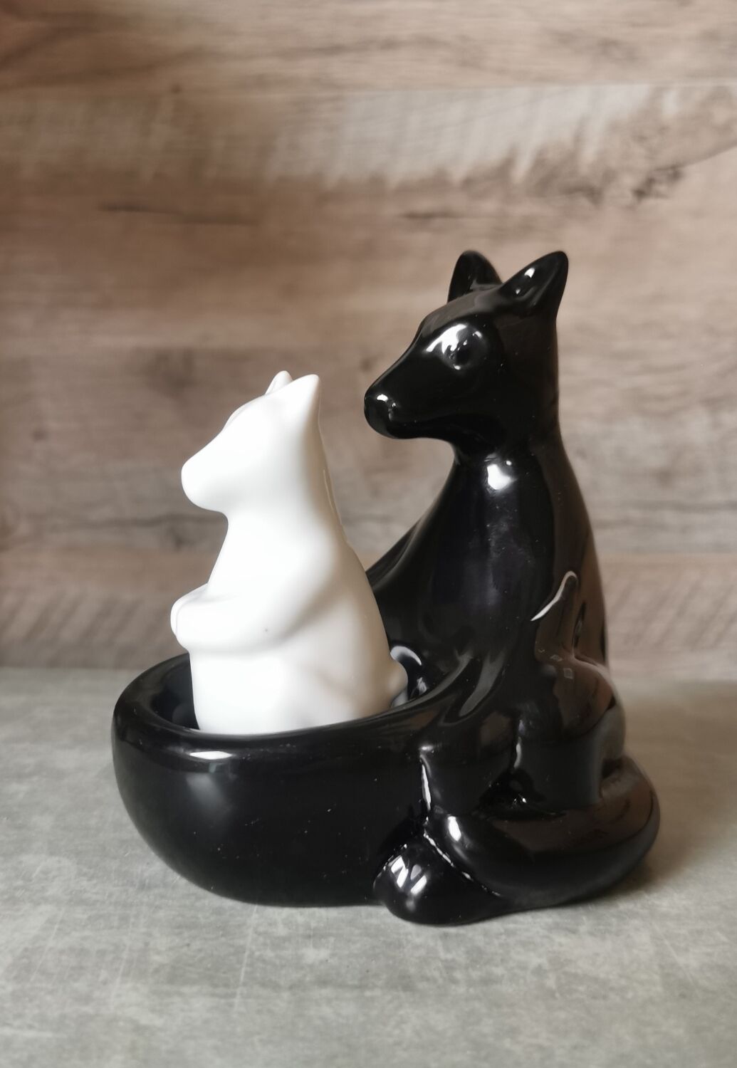 Pepper shaker kangaroo ceramic
