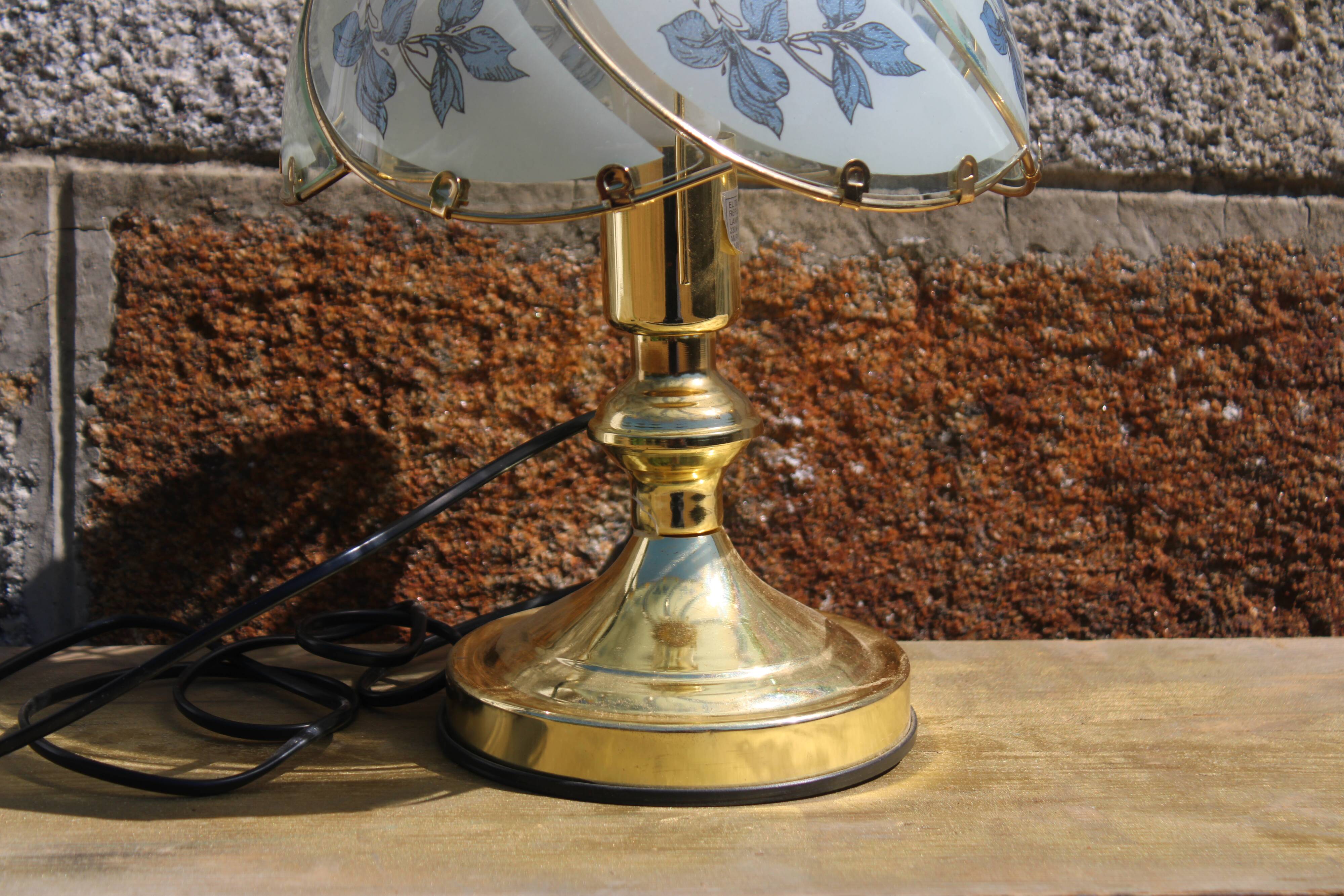 Vintage brass and flowered glass touch lamp – Soft touch lamp with intensity