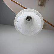 Lampe suspendue en verre en forme de cloche réglable des années 1970 en Tchécoslovaquie.