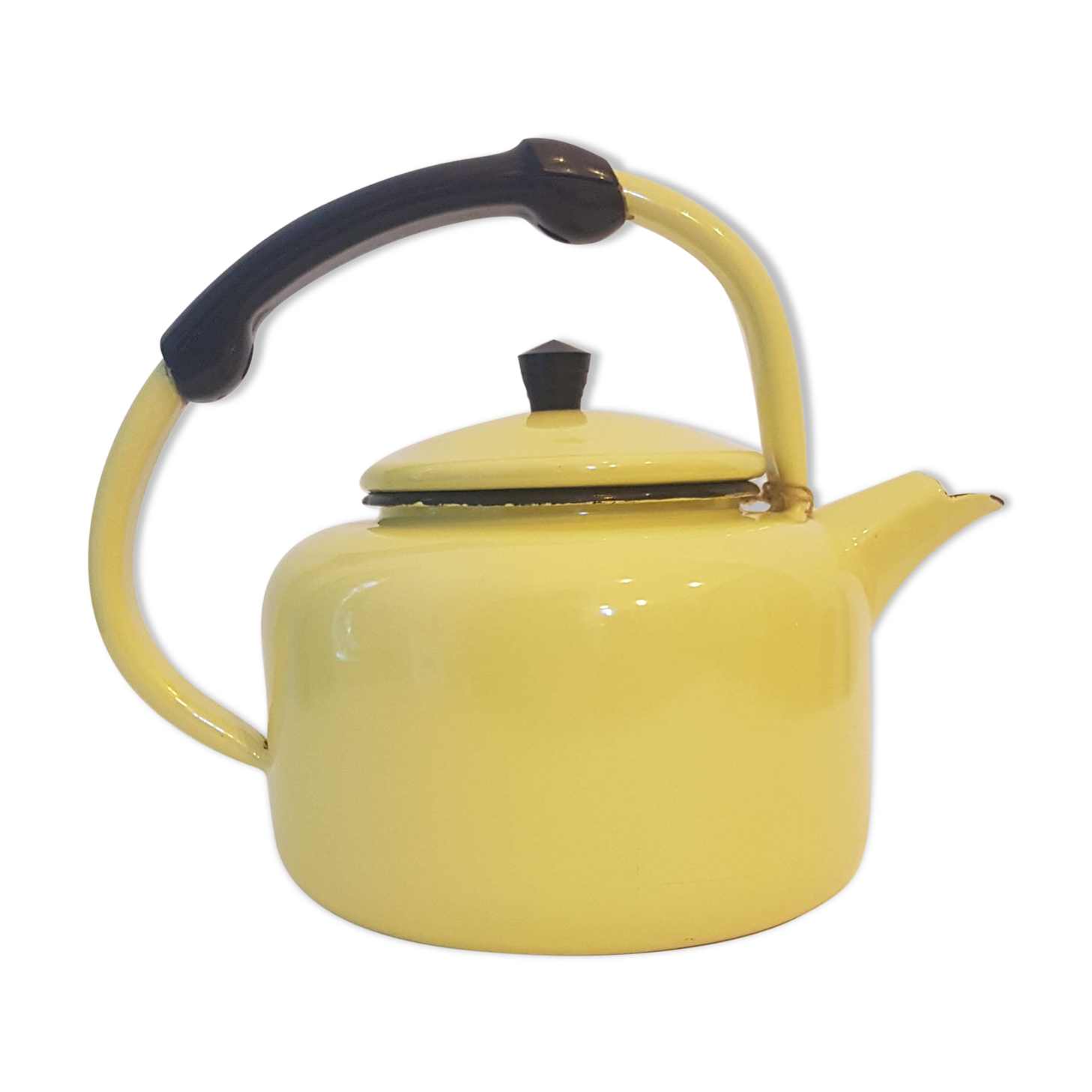 Old kettle enamelled pale yellow