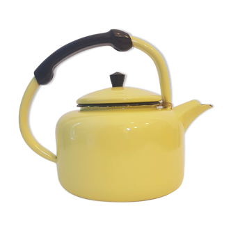 Old kettle enamelled pale yellow