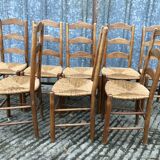 8 Chaises  anciennes vendéennes paillées en cerisier massif.