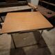 Table en formica marron