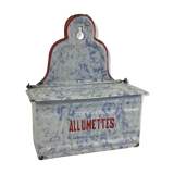 Boxe matches in sheet metal emaillee