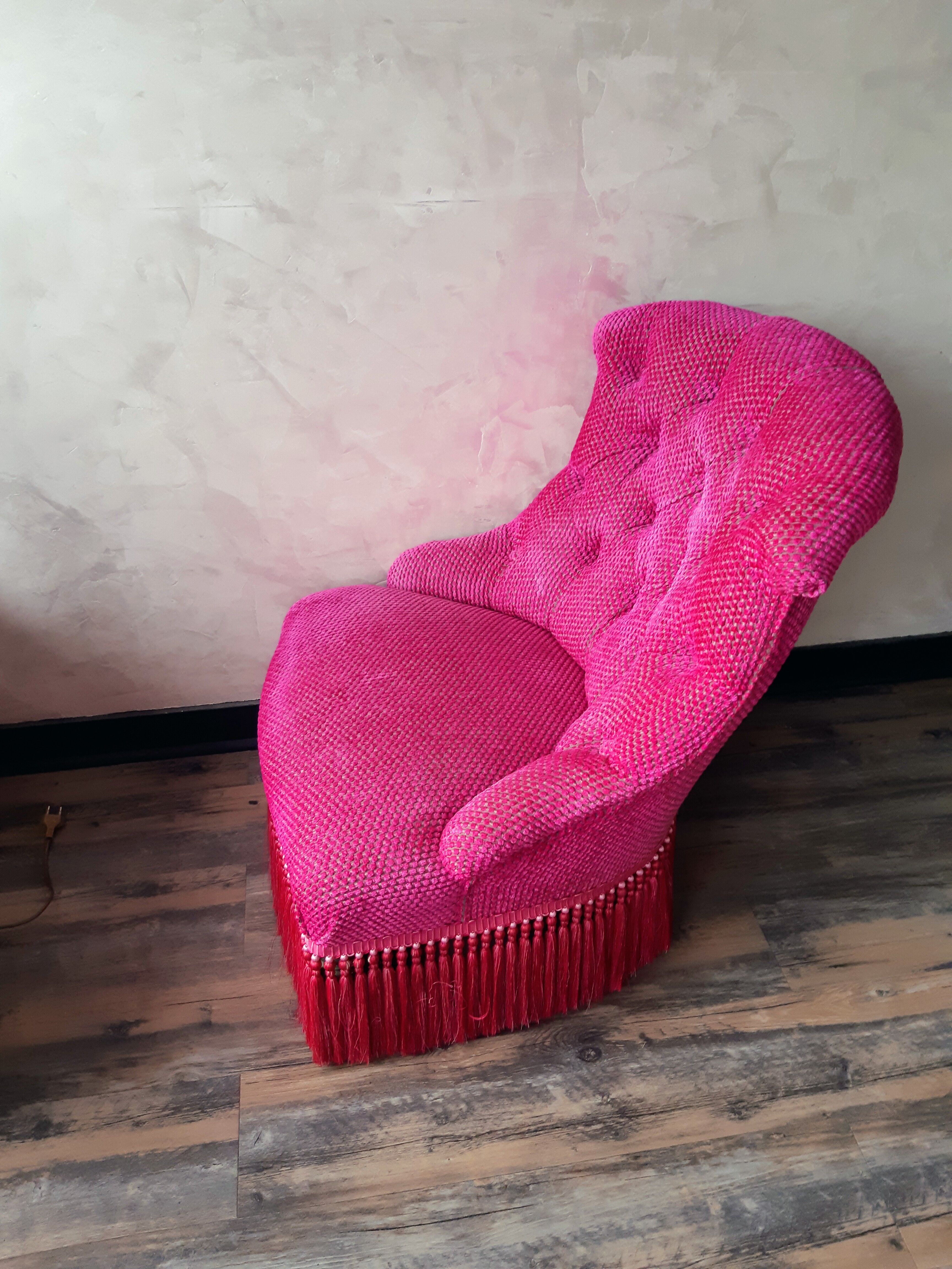 Pink padded toad heater