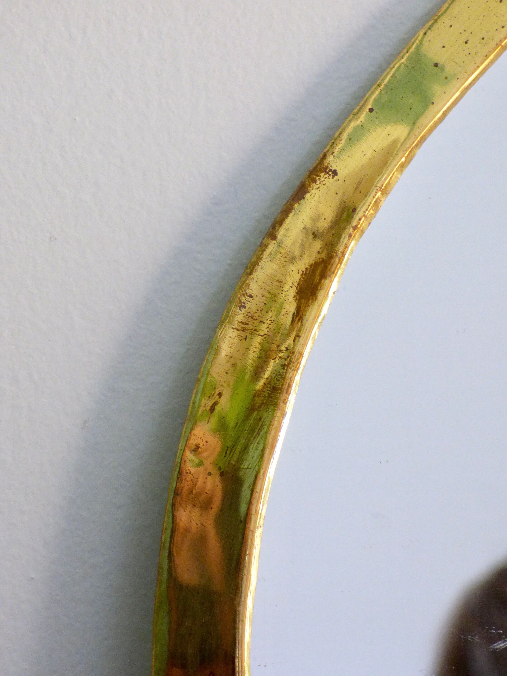 Miroir en laiton doré en forme de goutte - 40x33cm
