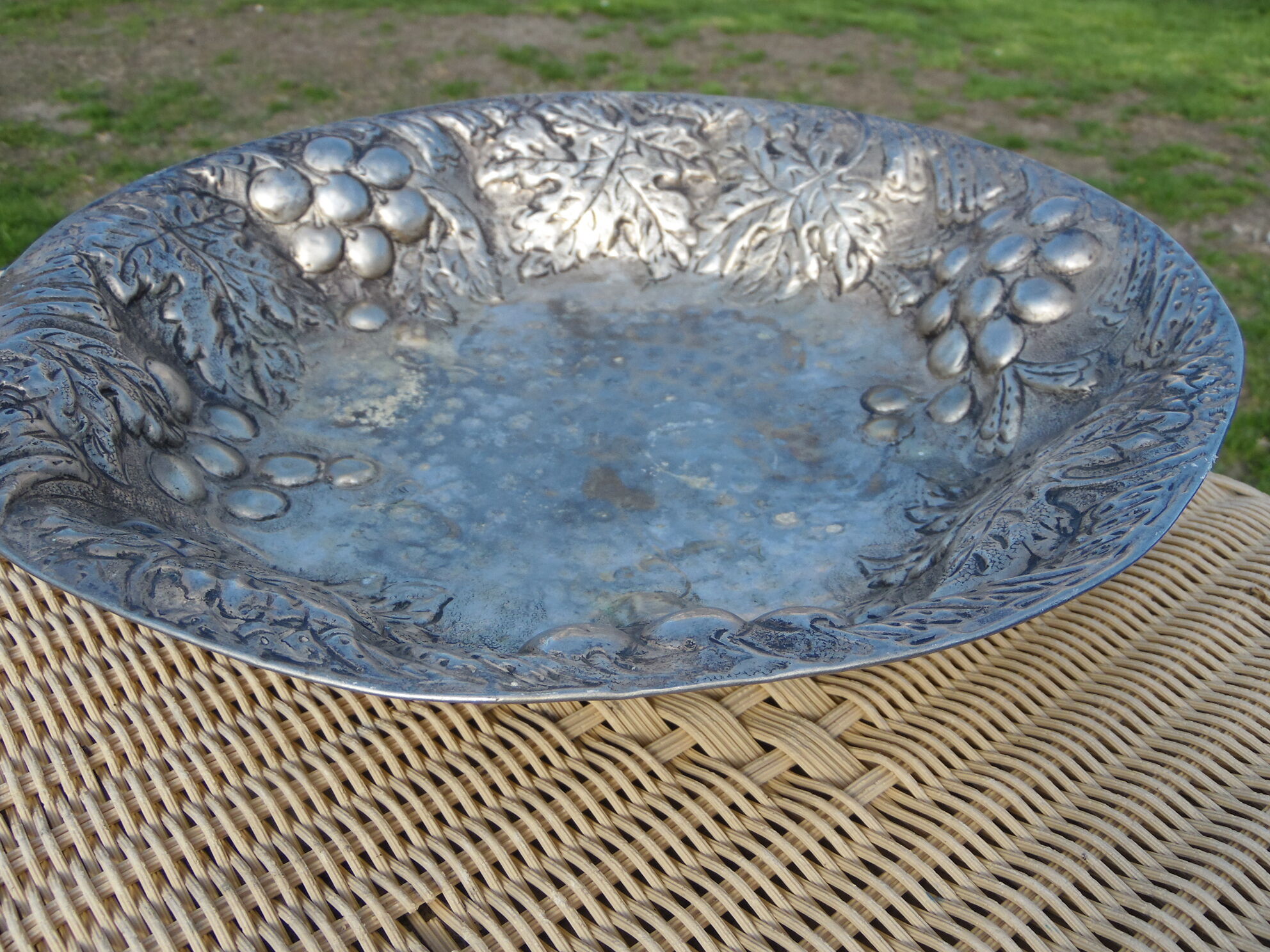 Large dish or cut metal deco vine, foot balls
